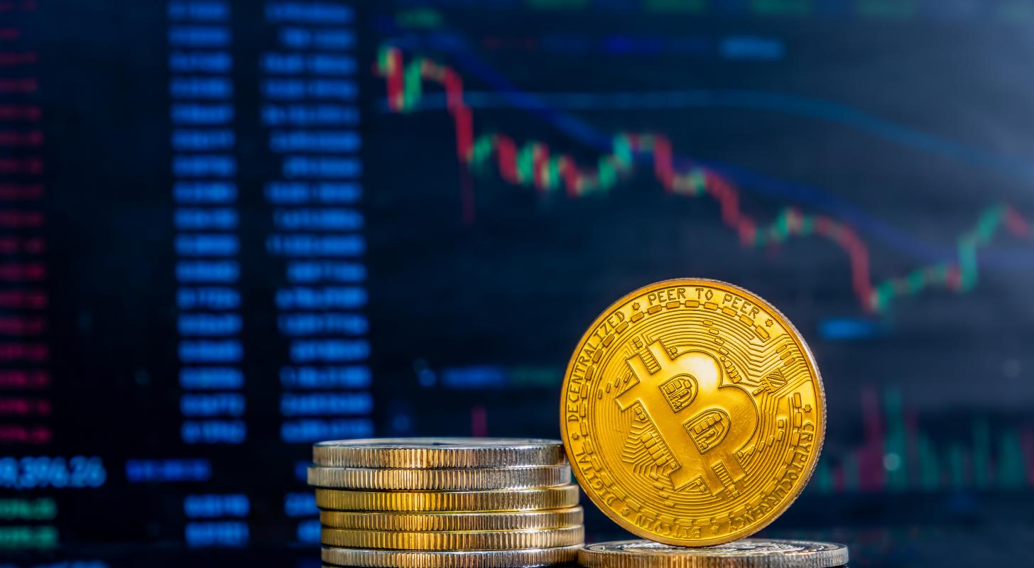 Bitcoin, Ethereum, Dogecoin Rally After Fed Hikes Rates As Expected: Why This Analyst Thinks It’s A ‘Fakeout’ Rather Than Breakout