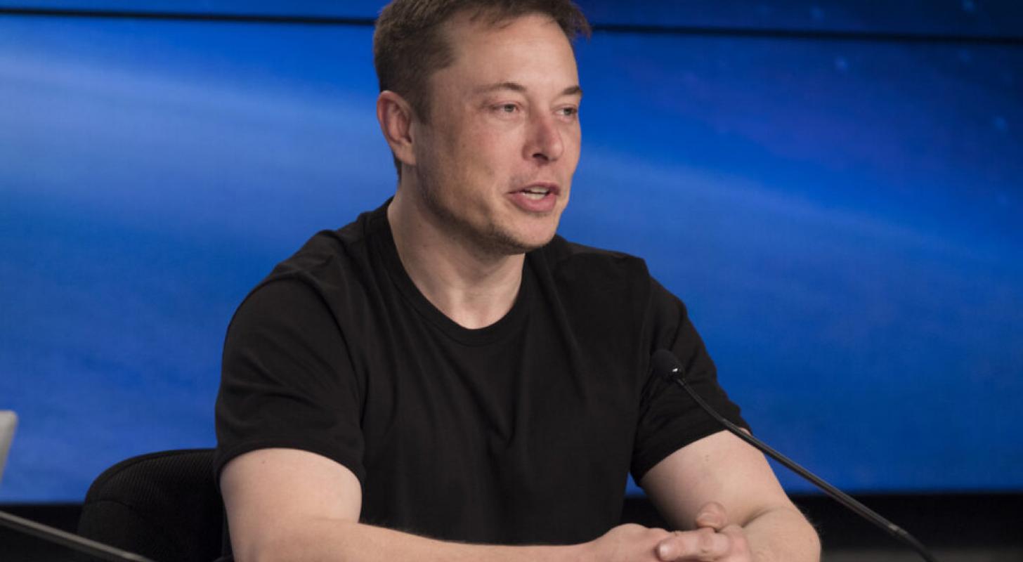 Elon Musk Bashes This Media Outlet Over Sam Bankman-Fried Coverage: 'Giving Foot Massages To A Criminal'
