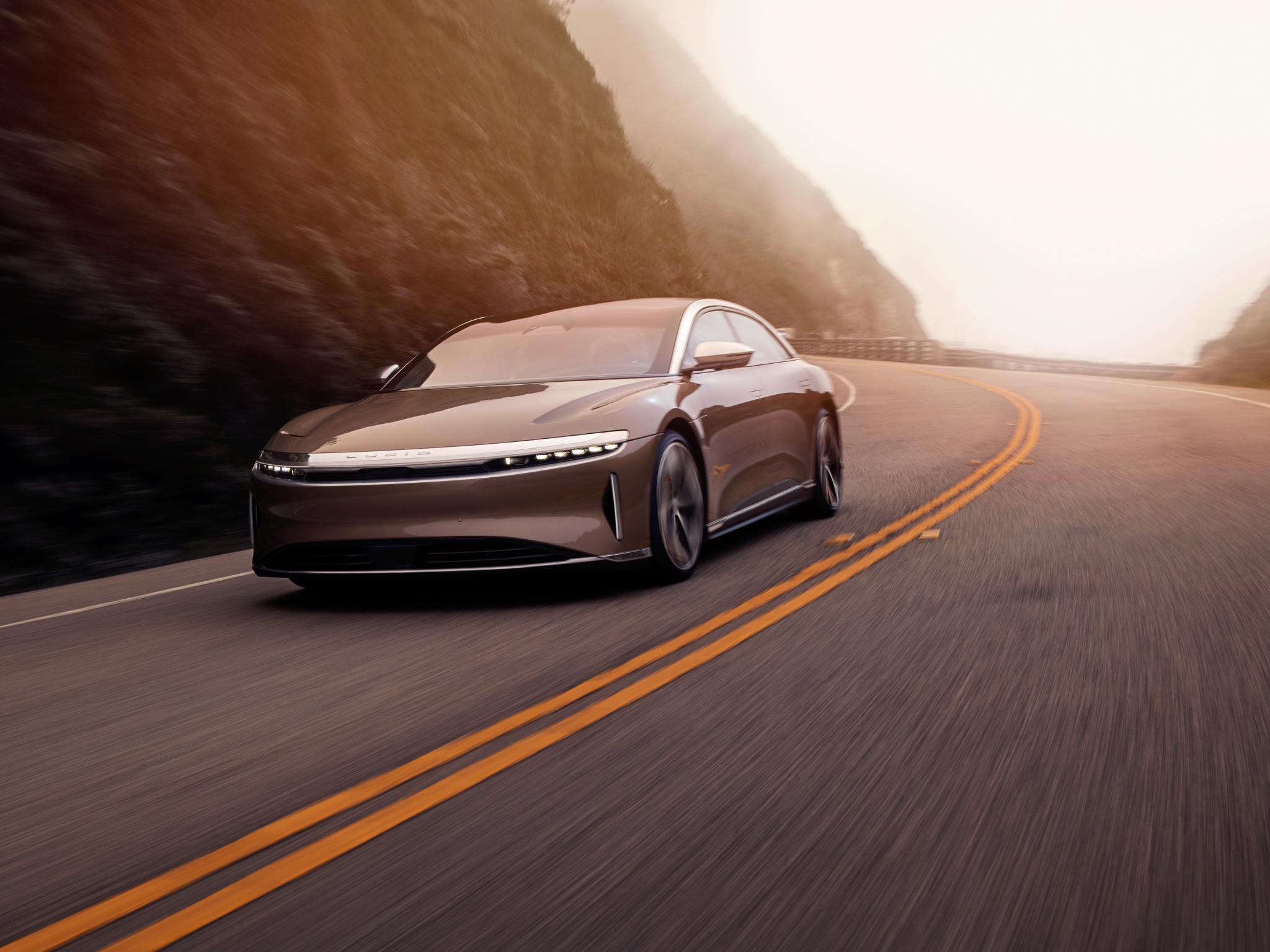  tesla-rival-lucid-groups-debut-vehicle-named-motortrend-car-of-the-year 