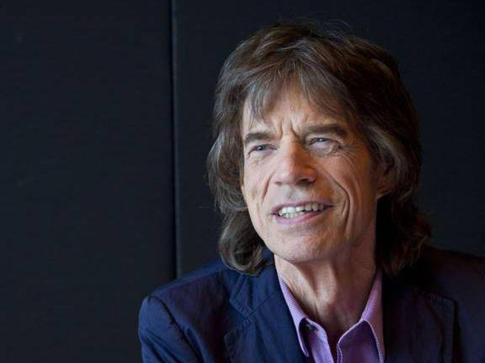  mick-jagger-partners-with-dave-grohl-on-nft-fundraiser-for-music-venues 