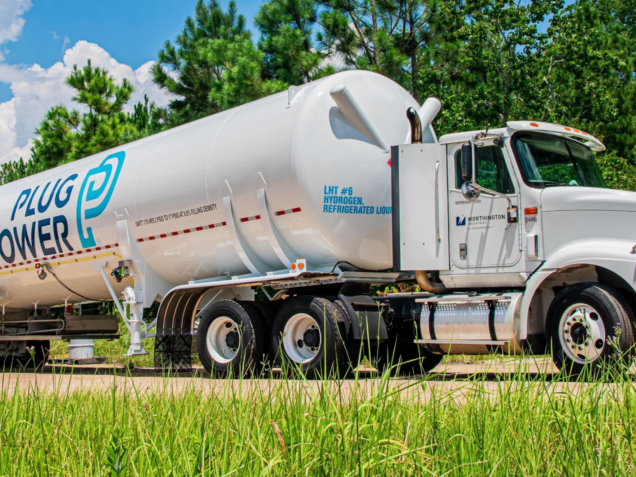  this-clean-energy-company-has-a-better-5-year-return-than-exxon-mobil-royal-dutch-shell-and-meta-materials 