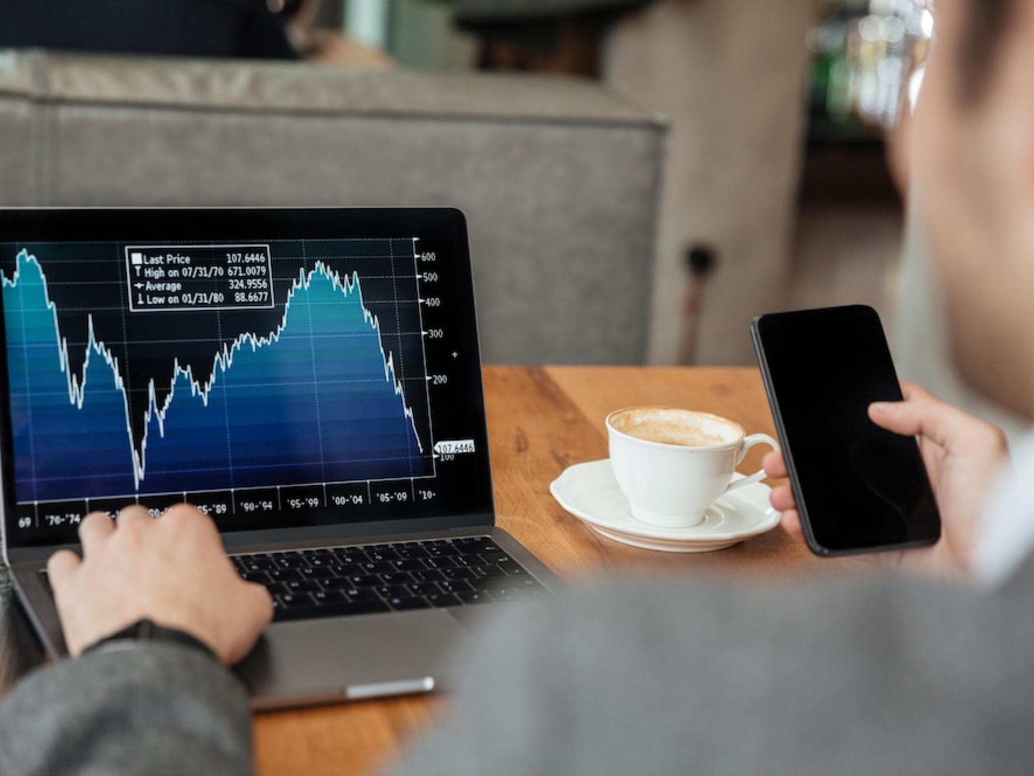  around-11m-bet-on-insight-enterprises-check-out-these-4-stocks-insiders-are-buying 