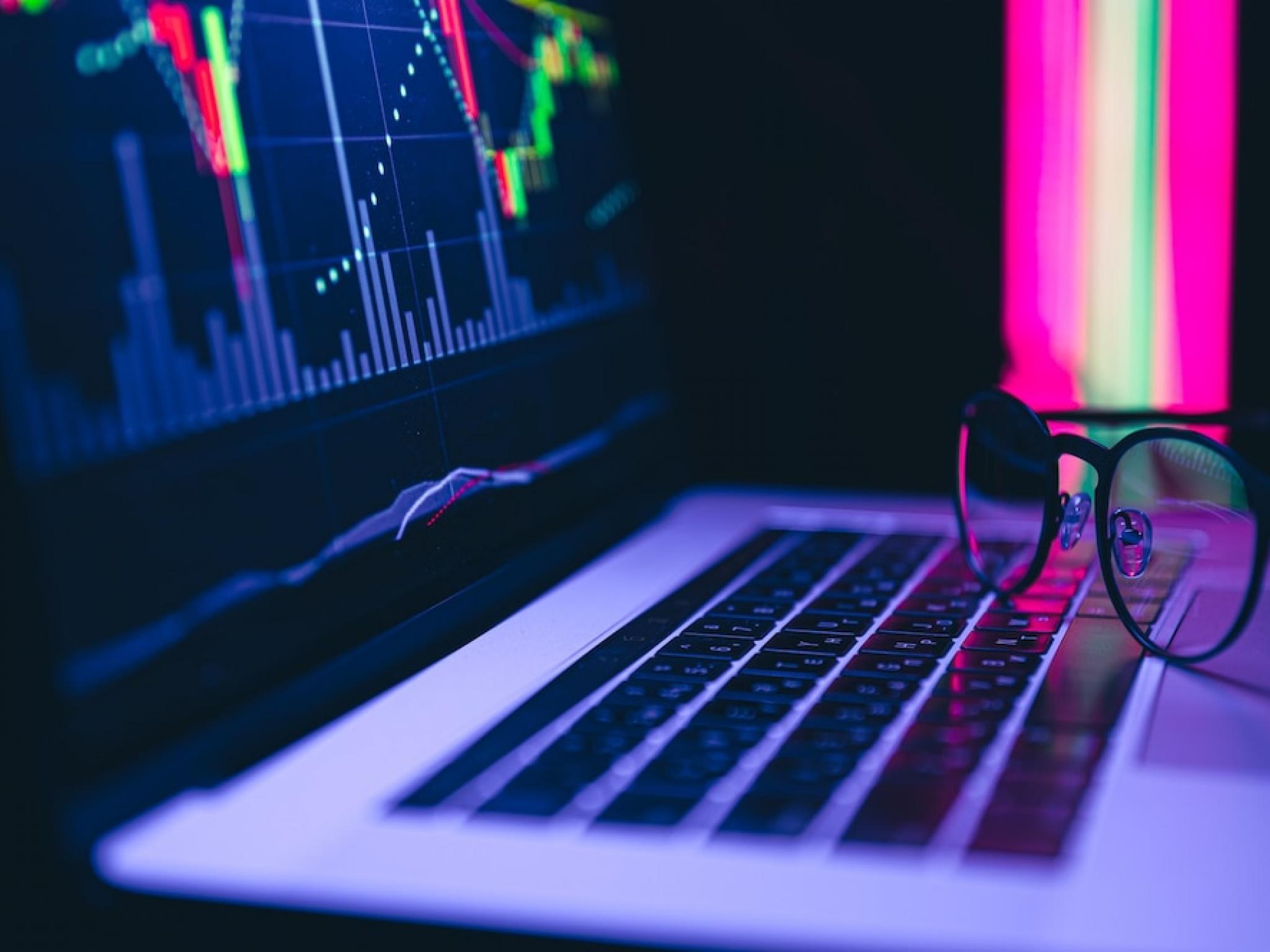  over-25m-bet-on-this-healthcare-stock-check-out-these-3-stocks-insiders-are-buying 
