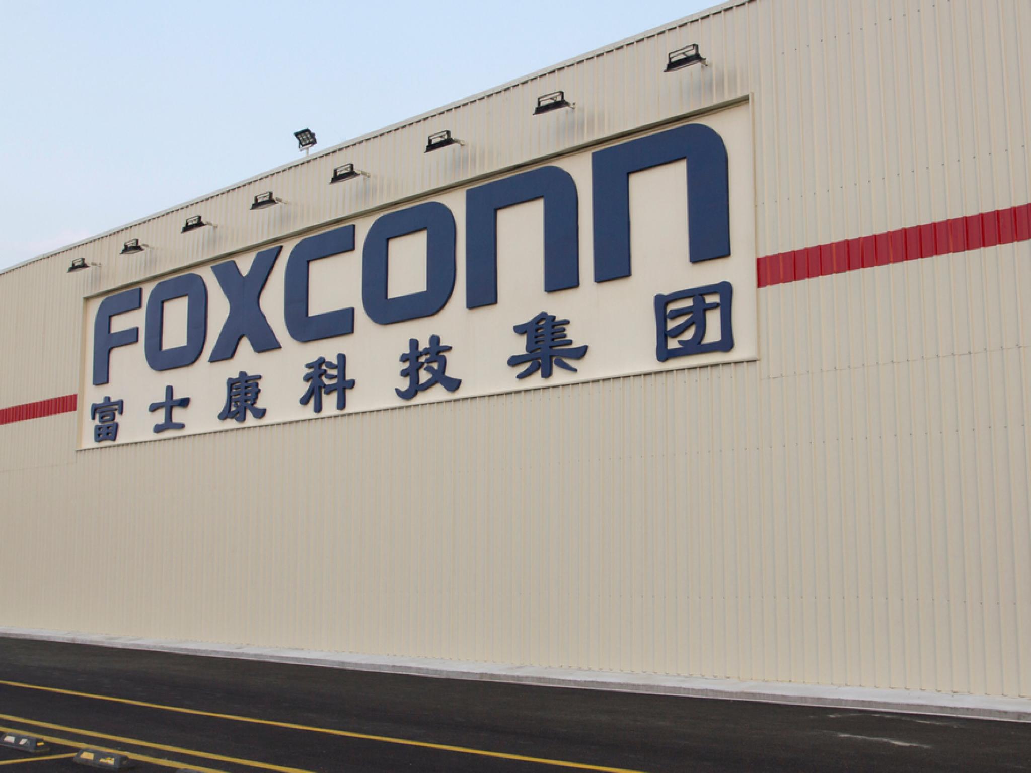  iphone-supplier-foxconn-takes-a-cosmic-leap-diversifies-into-space-with-prototype-satellites 