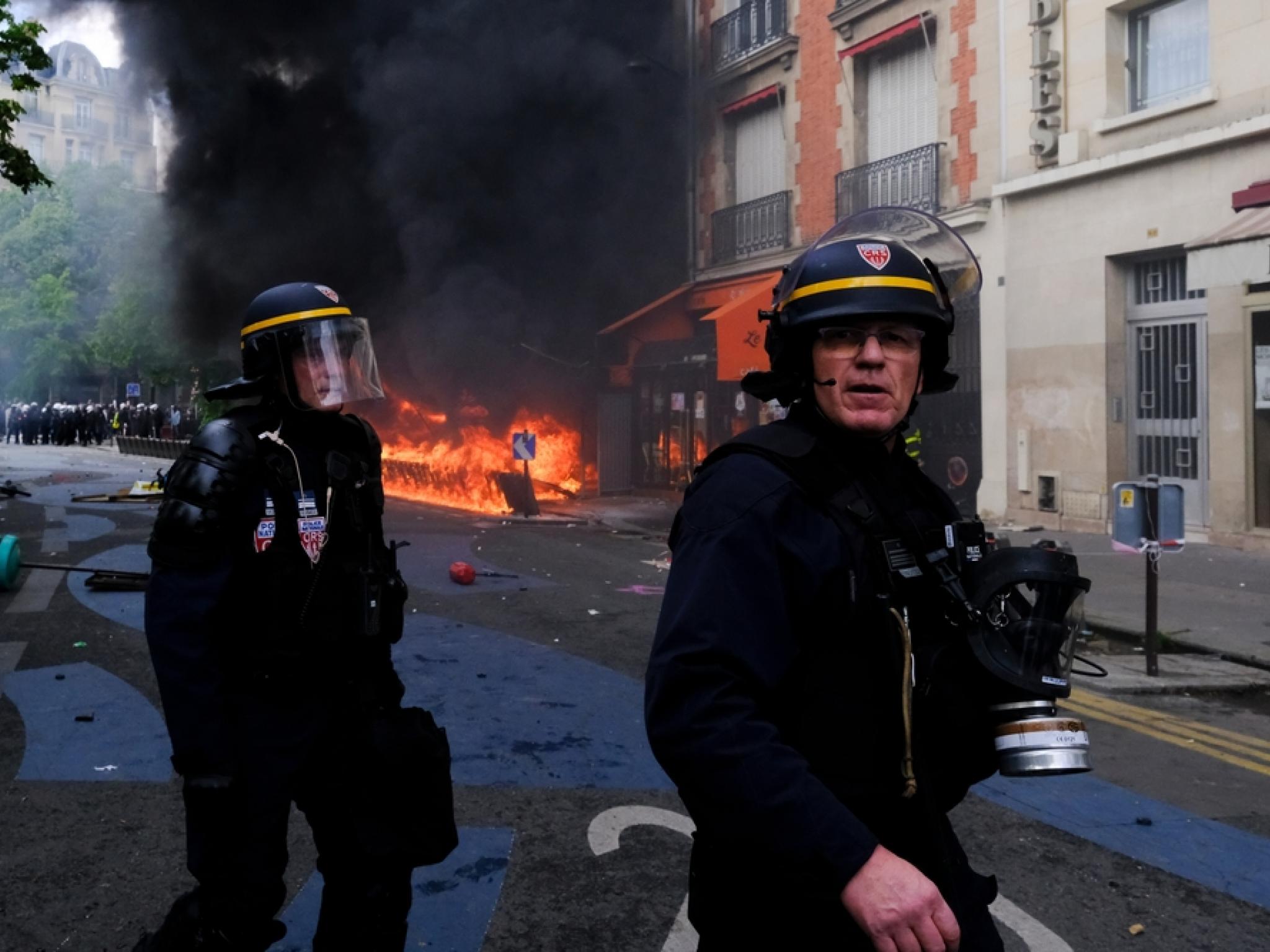  french-stock-market-defies-chaos-with-5-day-winning-streak-amid-nationwide-riots 