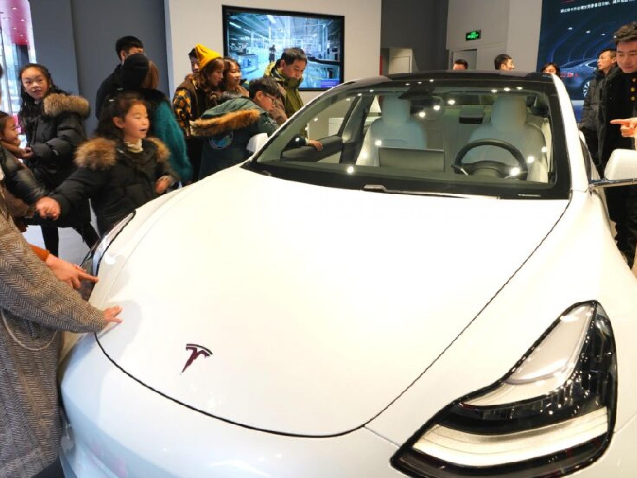  teslas-china-challenge-diminishing-market-share-and-the-grok-ai-wild-card 