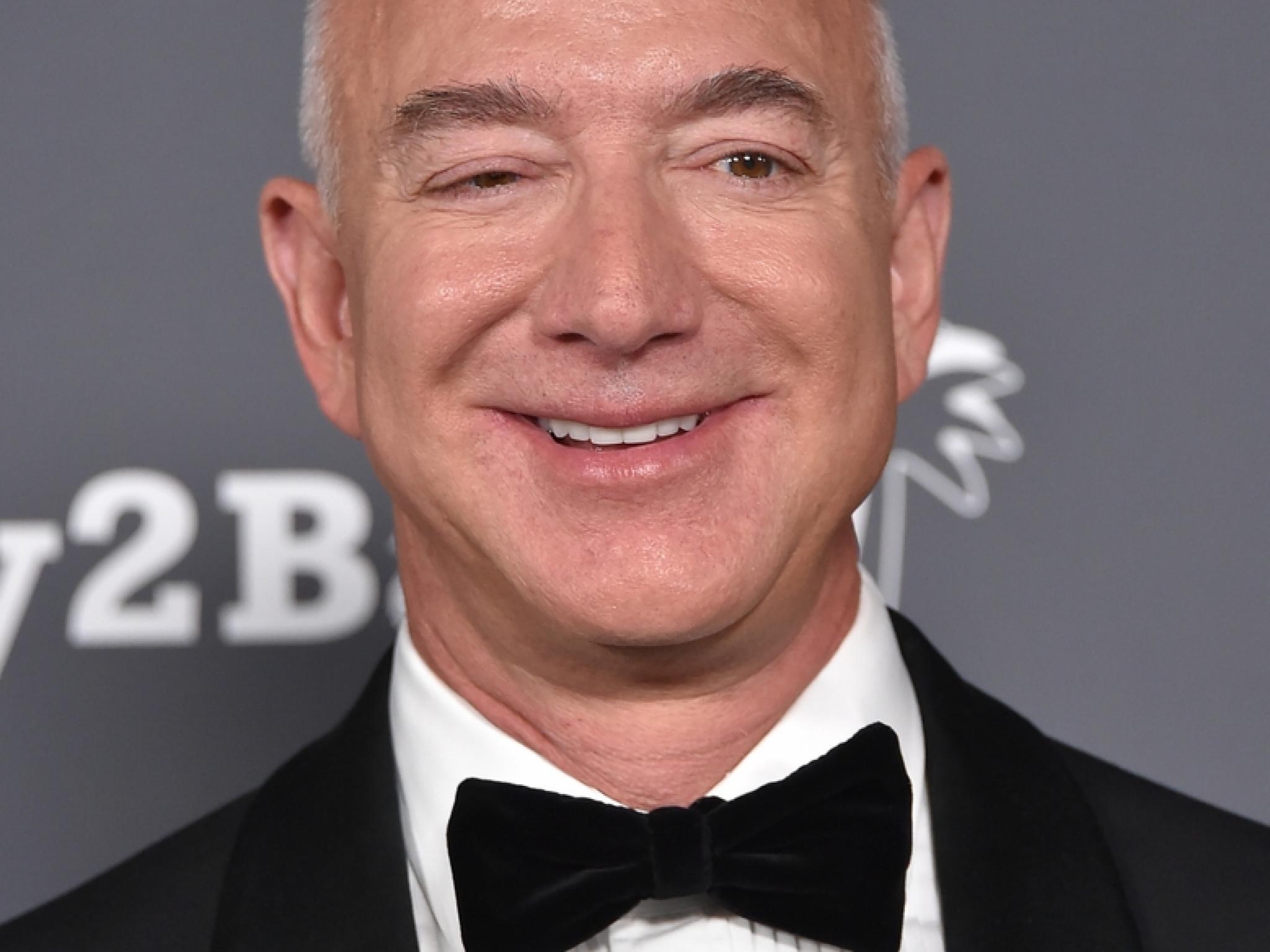  jeff-bezos-reveals-his-unconventional-approach-to-productivity-i-believe-in-wandering 