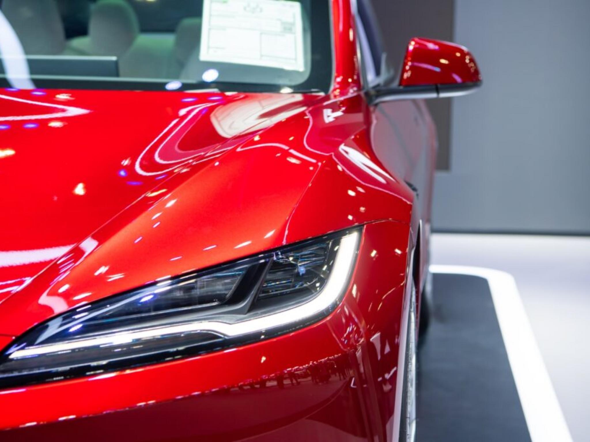  tesla-increases-price-of-model-3-performance-by-1k-in-us-days-after-launch 