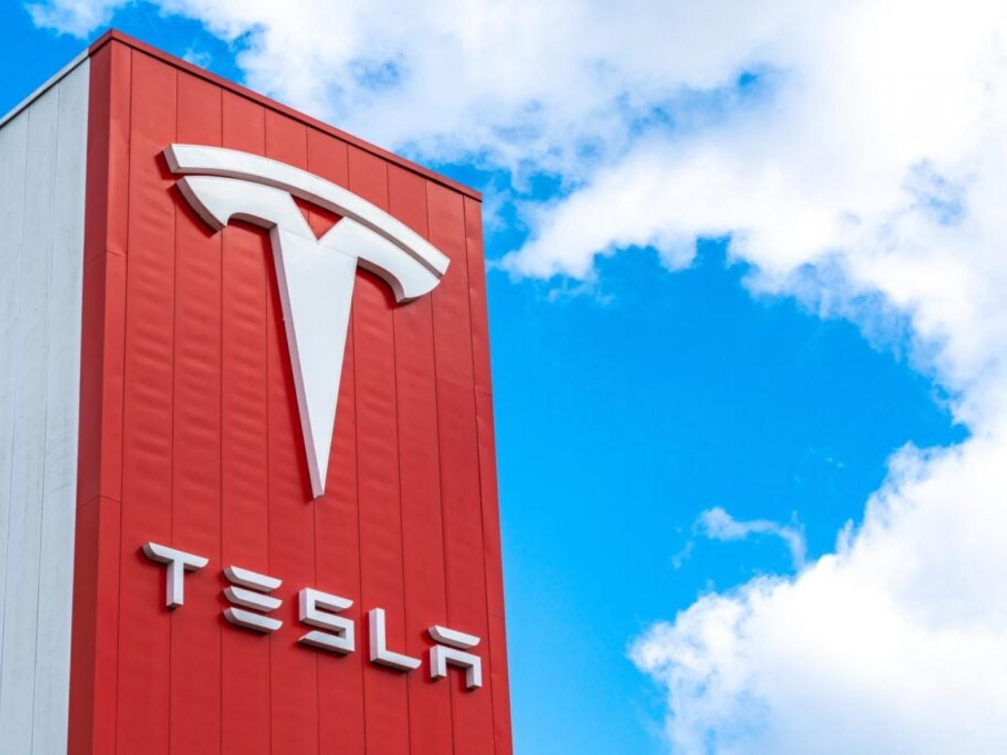  tesla-exodus-continues-as-top-hr-exec-reportedly-departs-after-string-of-senior-exits 