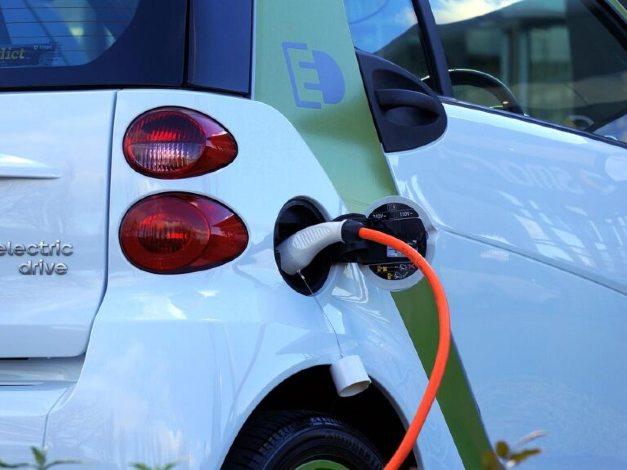  hybrid-vehicle-adoption-key-implications-for-lithium-rare-earths-copper-and-aluminum-investors 