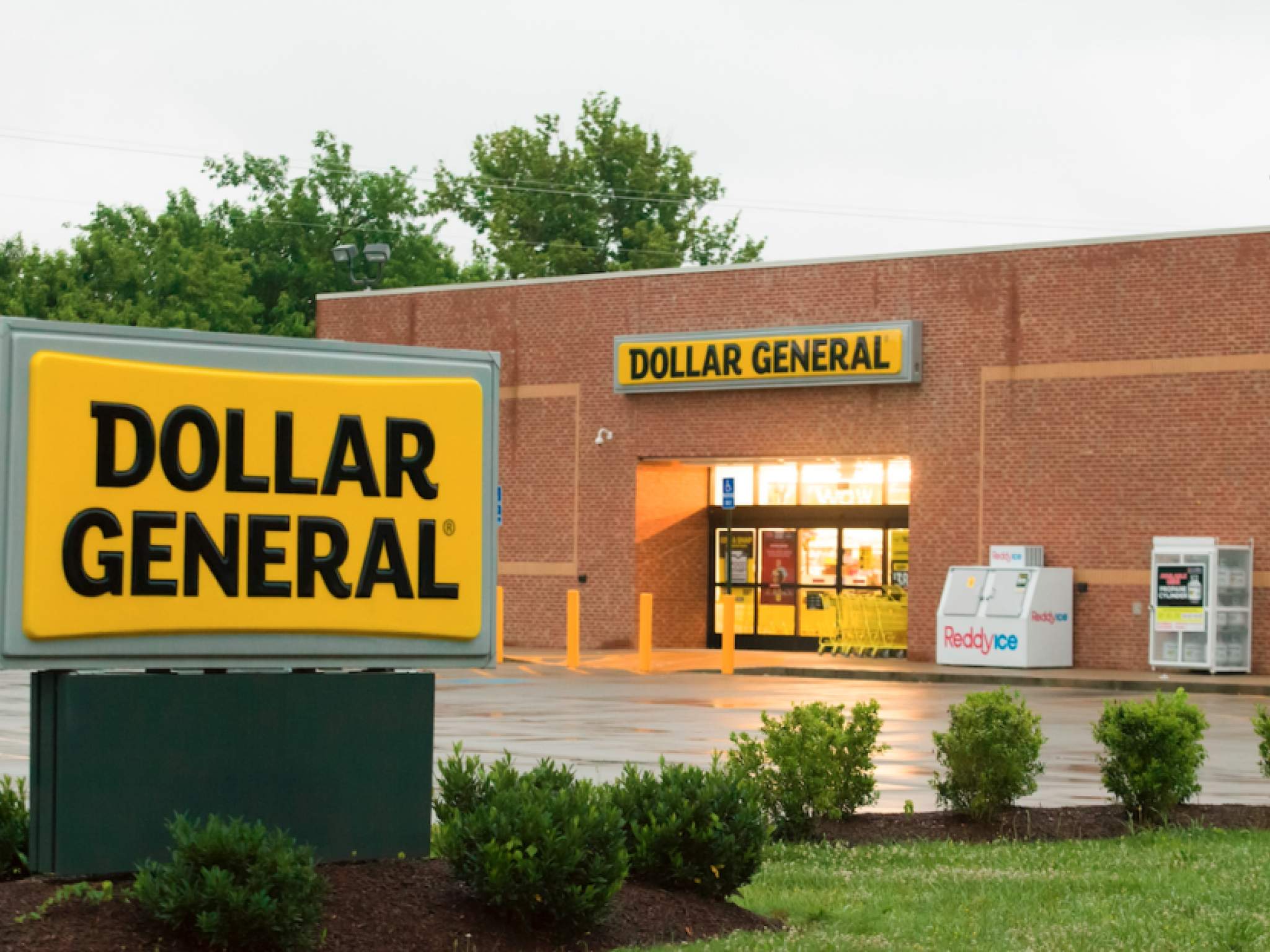  dollar-general-salesforce-and-3-stocks-to-watch-heading-into-thursday 