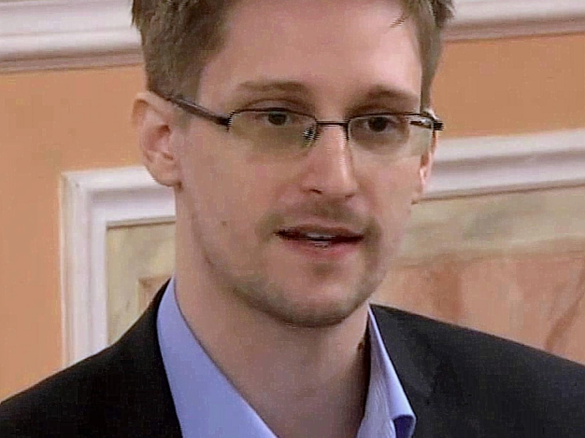  edward-snowden-takes-a-jab-at-elizabeth-warrens-anti-bitcoin-stance-through-the-infamous-were-all-going-to-die-remark-broadcast-on-china-controlled-tv 