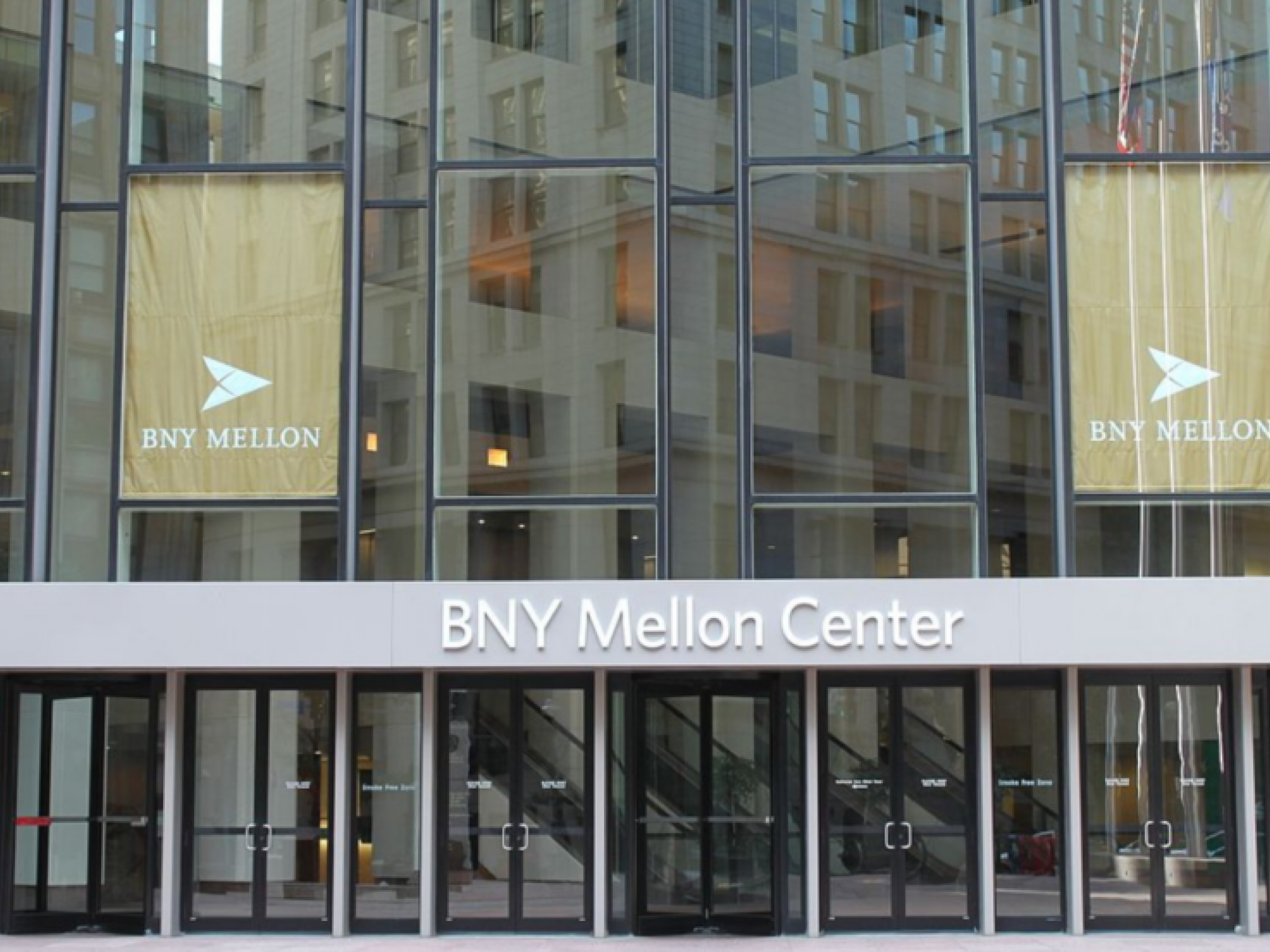  bny-bank-of-new-york-mellon-embraces-new-name-after-240-years 