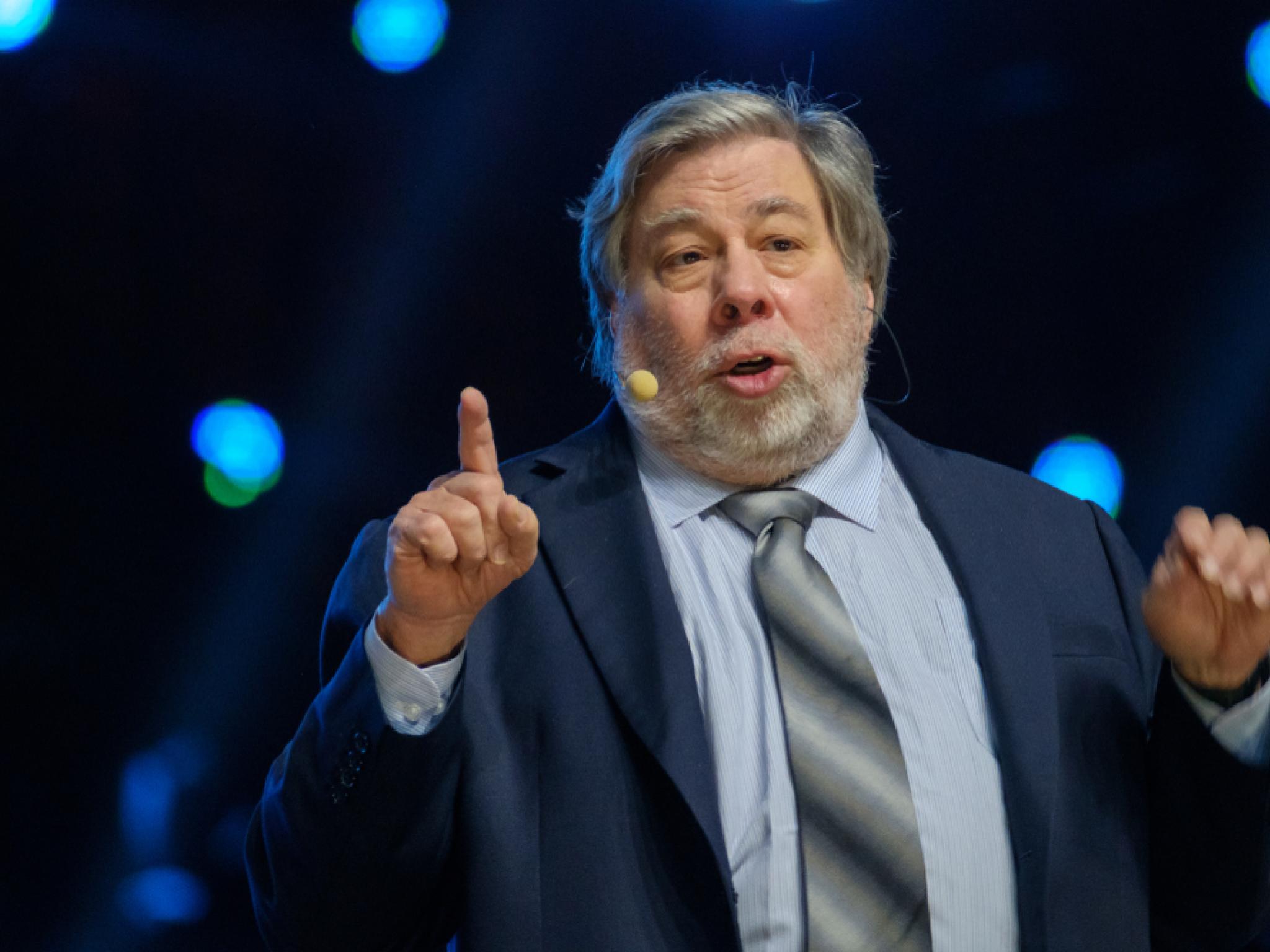  apple-co-founder-steve-wozniak-warns-not-to-get-swept-up-with-wwdc-ai-demos-try-it-yourself-see-how-it-works-for-you 
