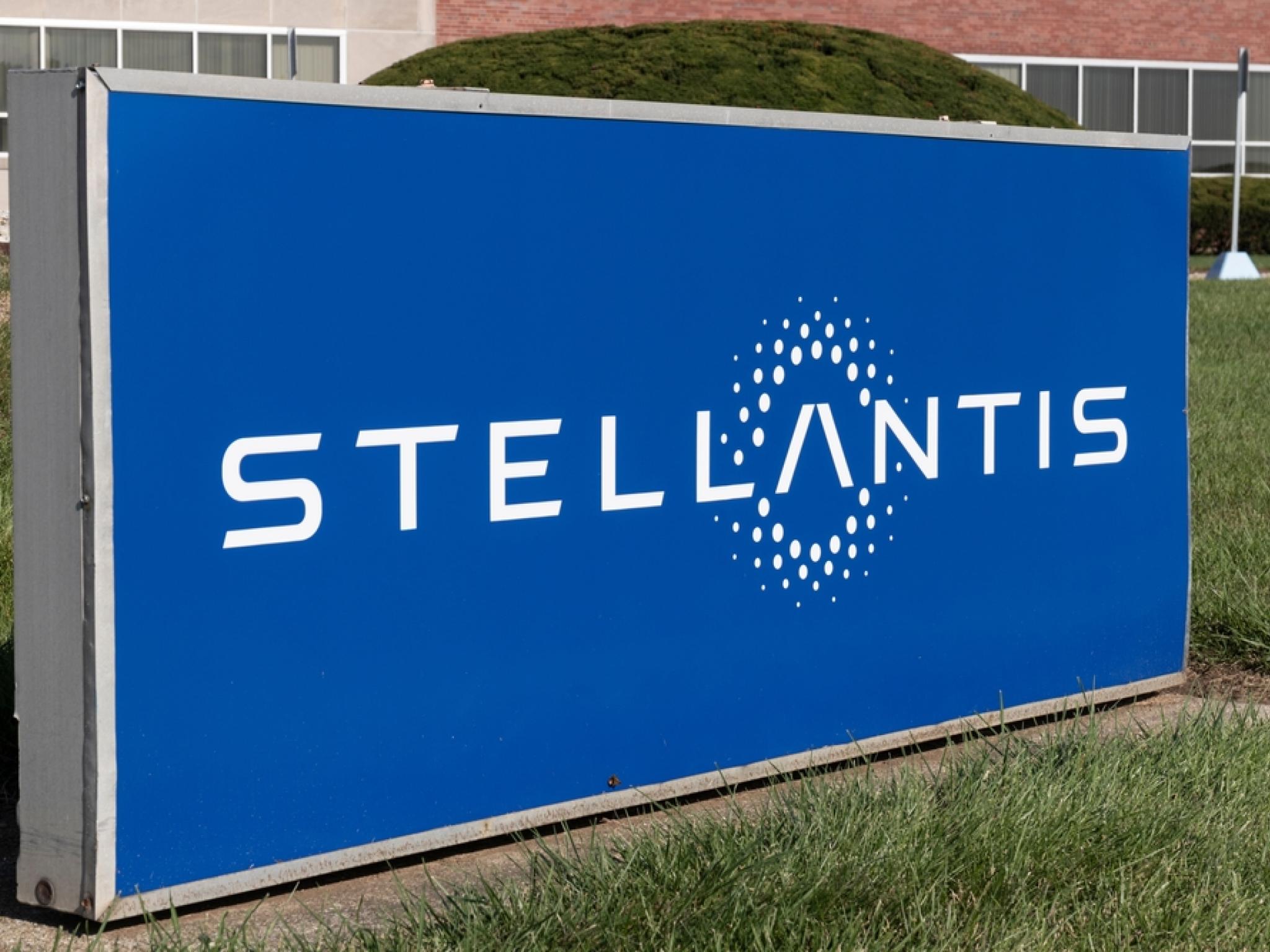  whats-going-on-with-chrysler-parent-stellantis-stock-today 