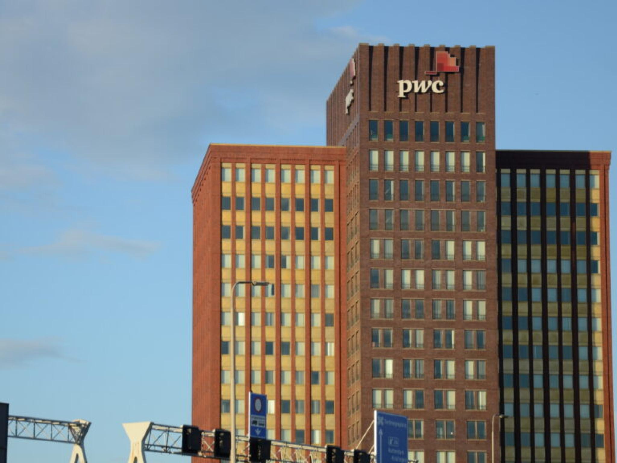 PwC, 중국서 대규모 구조조정... 고객사 이탈·규제 압박에 직면