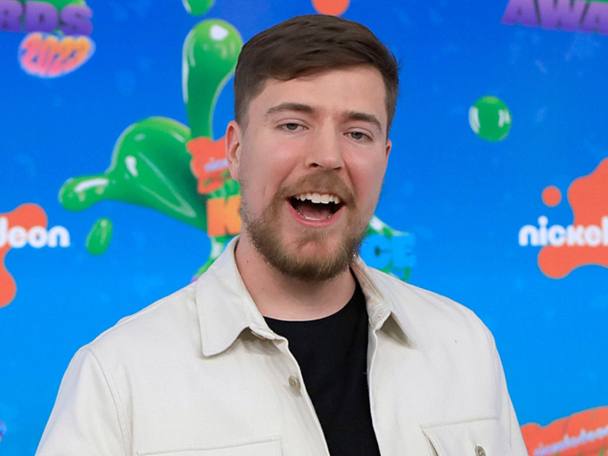  mrbeast-celebrates-youtube-record-with-new-video-featuring-50-content-creators-competing-for-1m 
