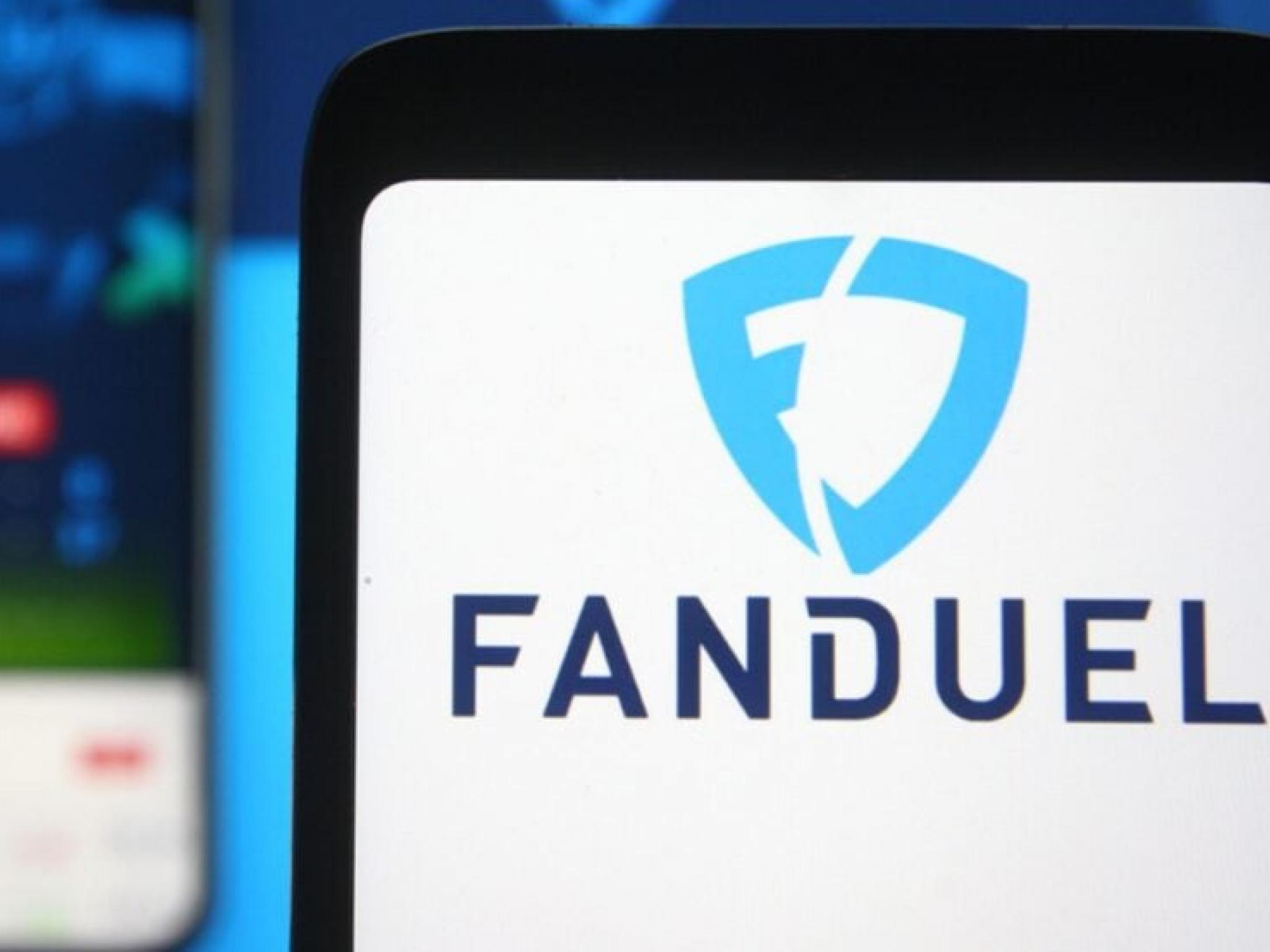  fanduels-best-us-performance-in-q2-pressures-draftkings-to-scrap-surcharge-plan 