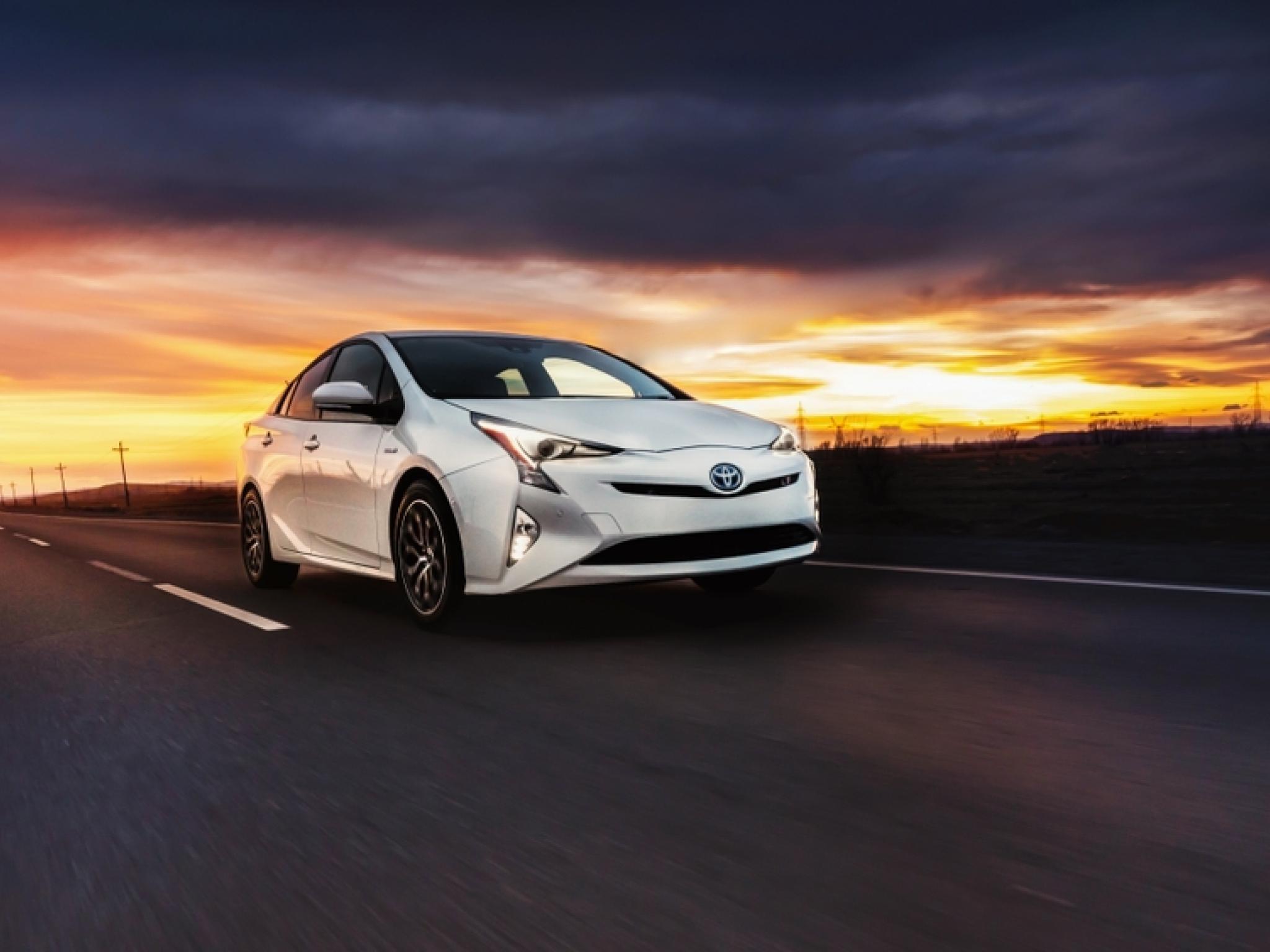  toyotas-bold-move-gasoline-cars-may-be-phased-out-as-hybrids-take-over 