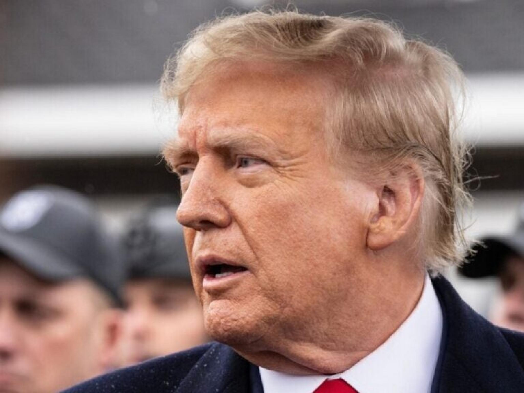 트럼프, 성경 홍보로 30만달러 벌어... `MAGA 여정`서 50만달러 넘게 벌고 저작권료로 수백만달러 챙겨