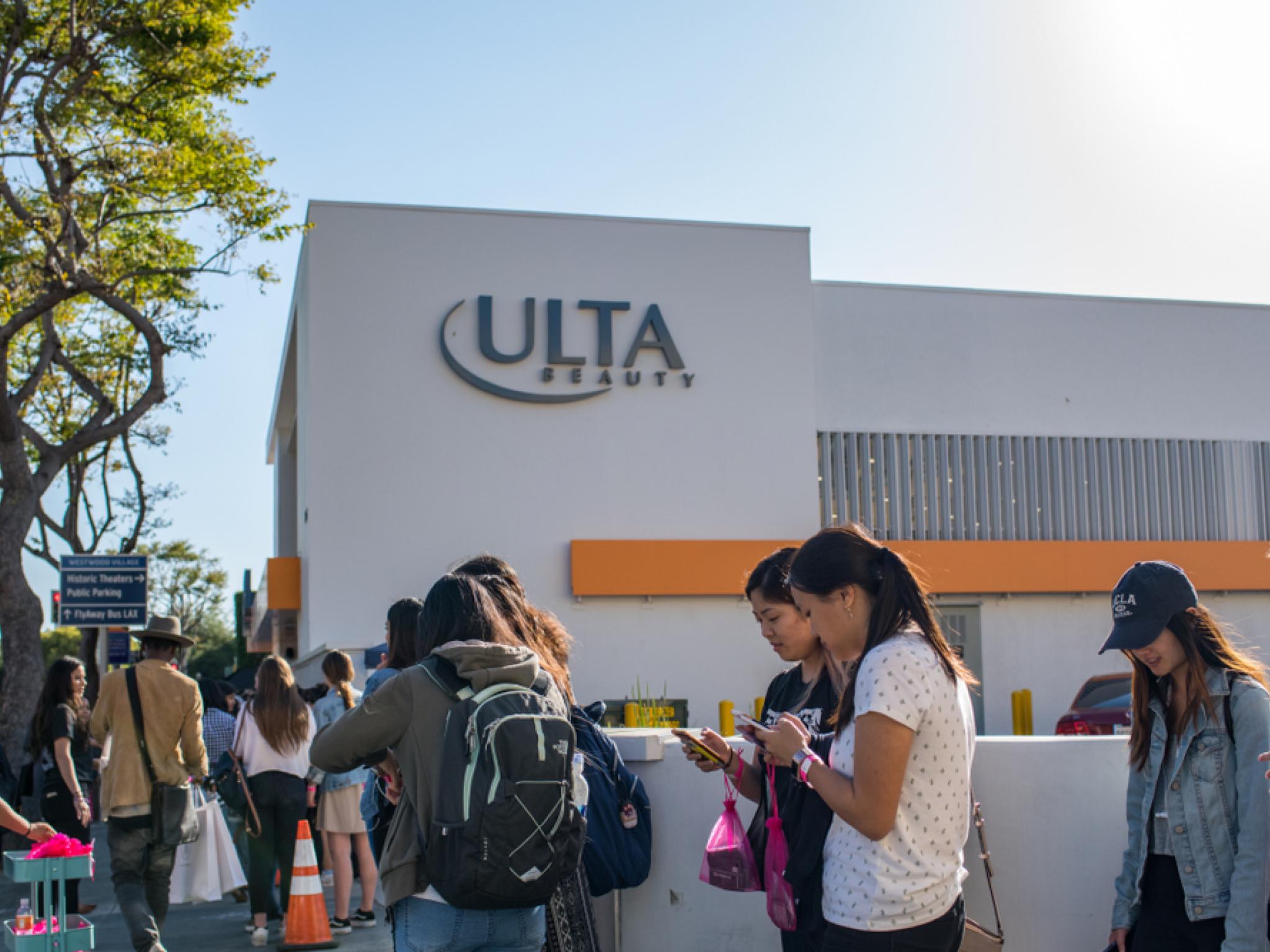  whats-going-on-with-ulta-beauty-stock-friday 