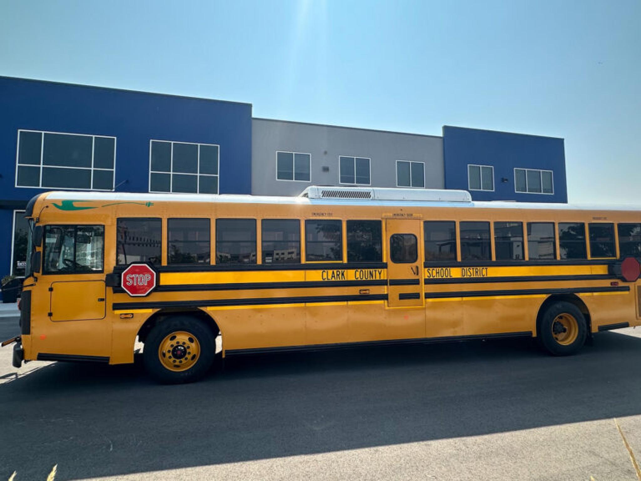  blue-bird-delivers-2000th-electric-school-bus-to-clark-county-school-district 