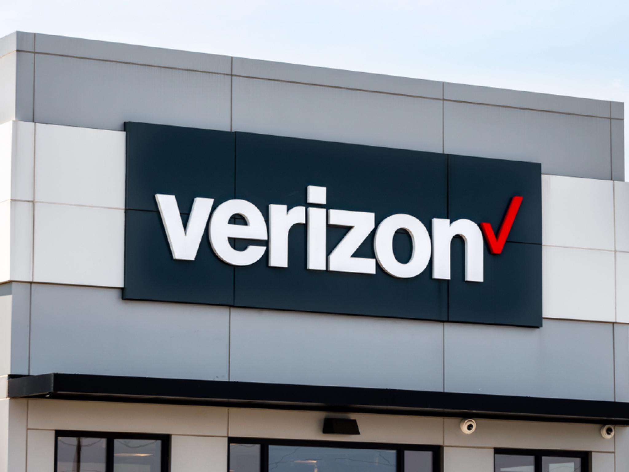  verizon-to-record-up-to-19-billion-in-costs-for-layoffs-asset-sales-in-q3 