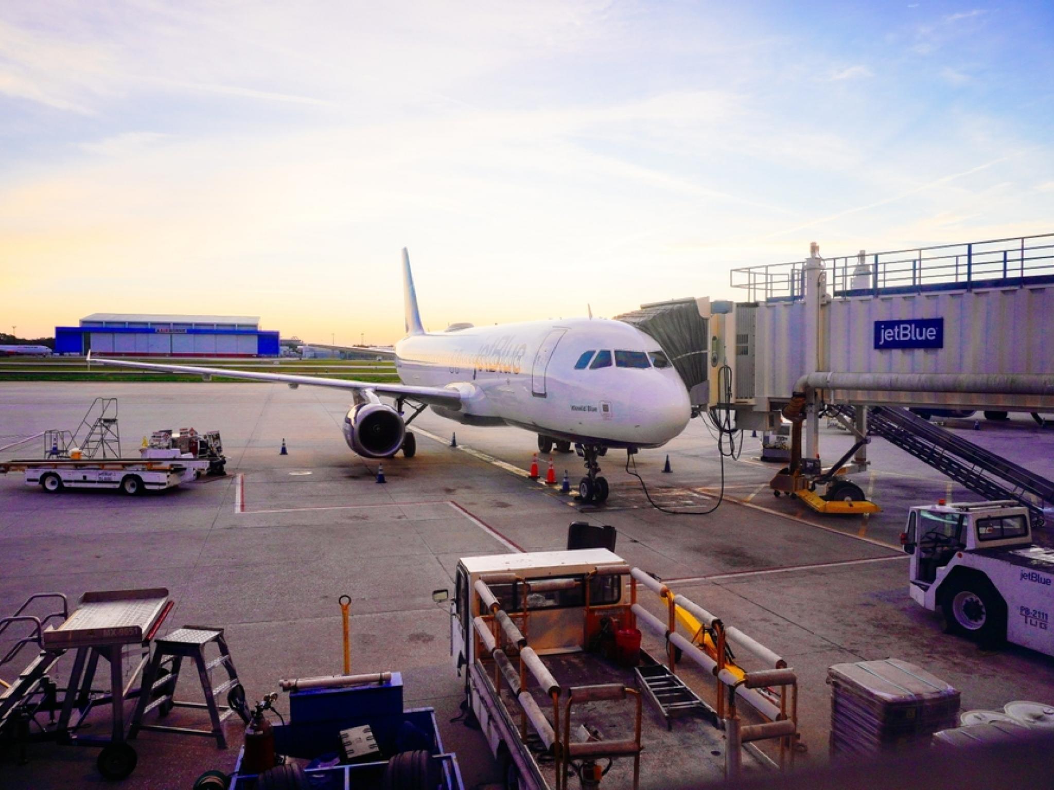 허리케인 밀턴으로 플로리다 공항 여러 곳 폐쇄... 3000여편 결항·지연 발생