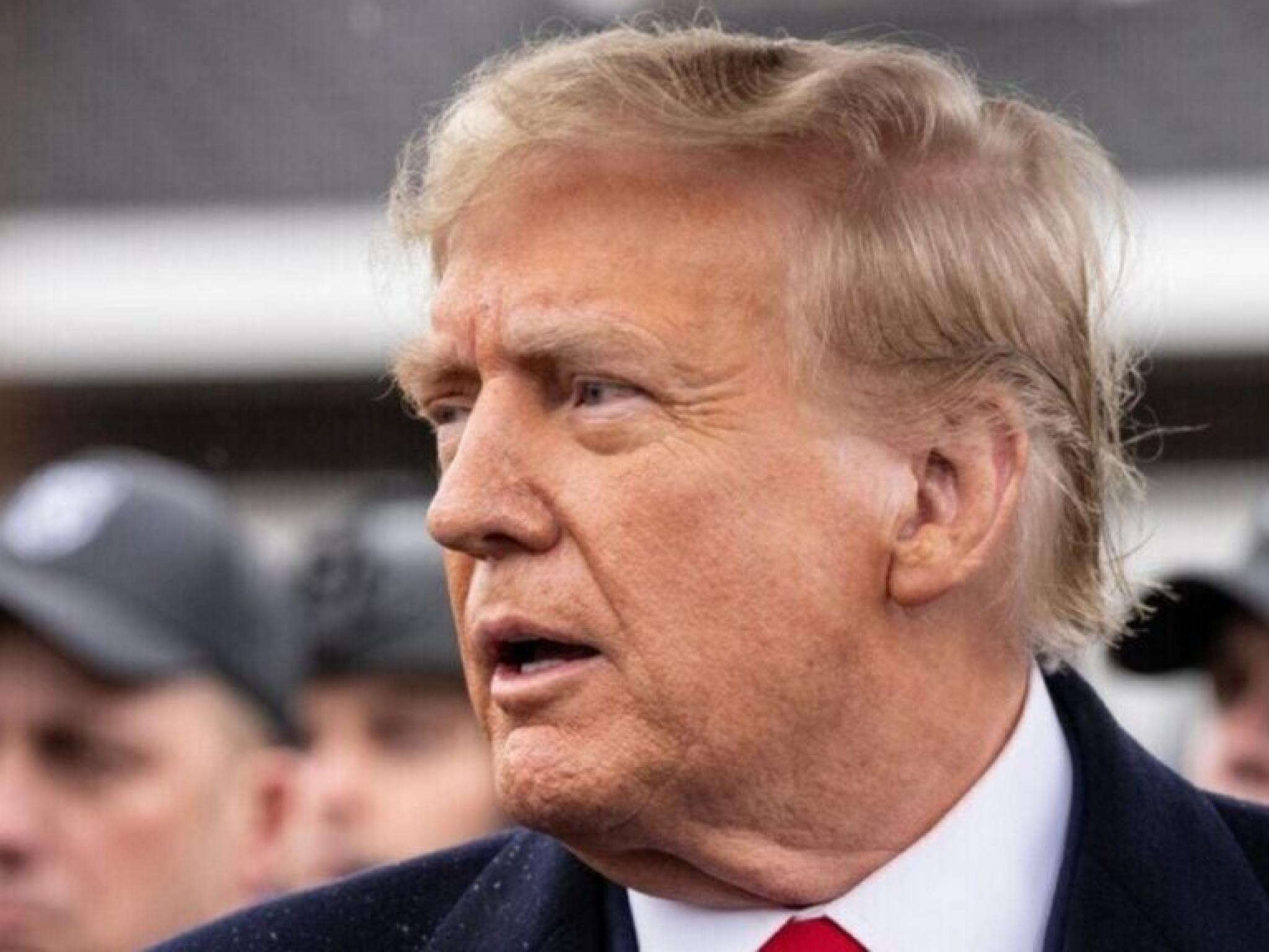 트럼프, `관세 효과` 논란에 방어 나서... 경제성장·푸틴 관계 해명에 DJT 주가 하락