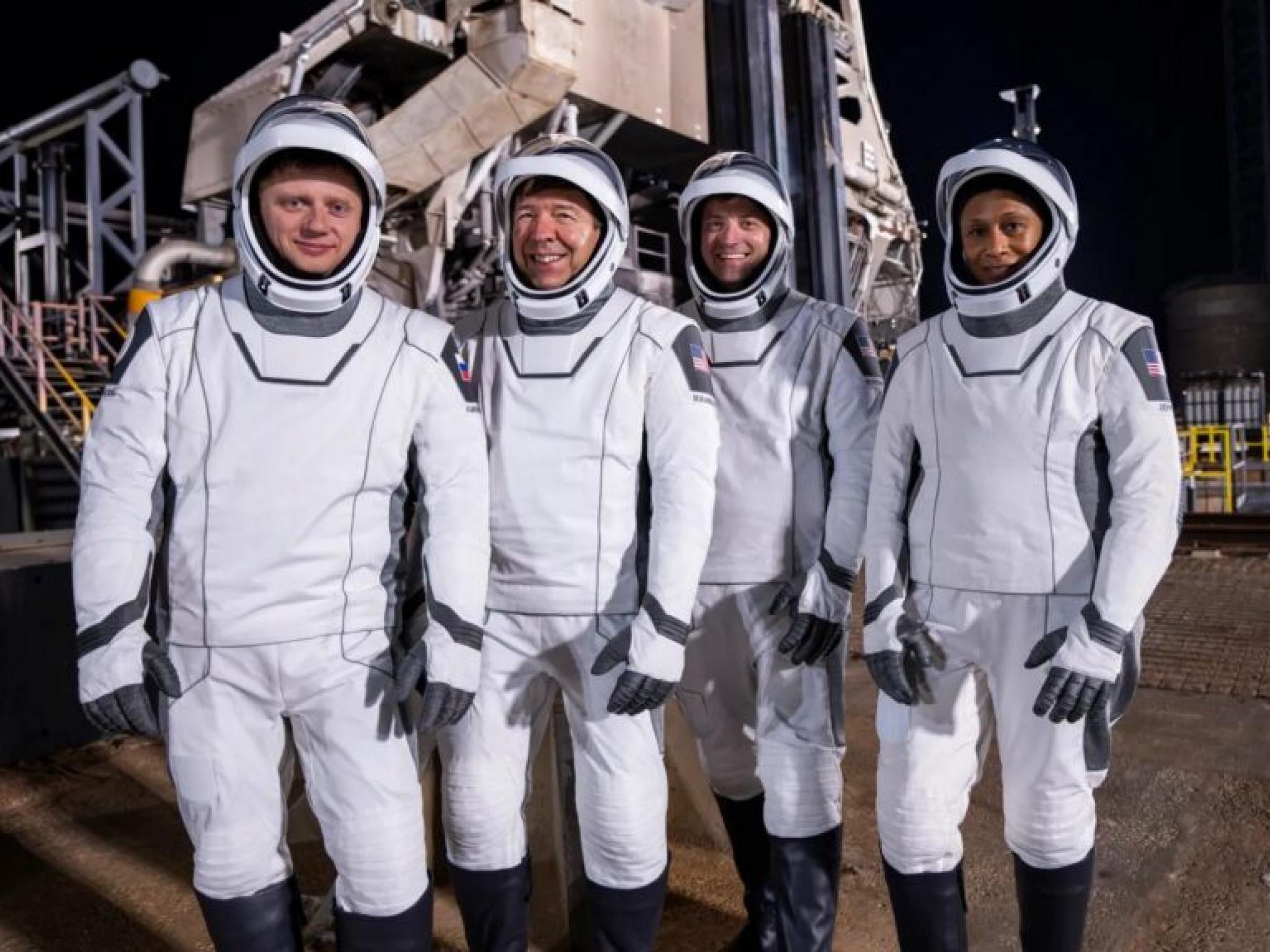 우주서 200일 넘게 체류... 악천후로 NASA 스페이스X 크루-8 지구 귀환 또 지연