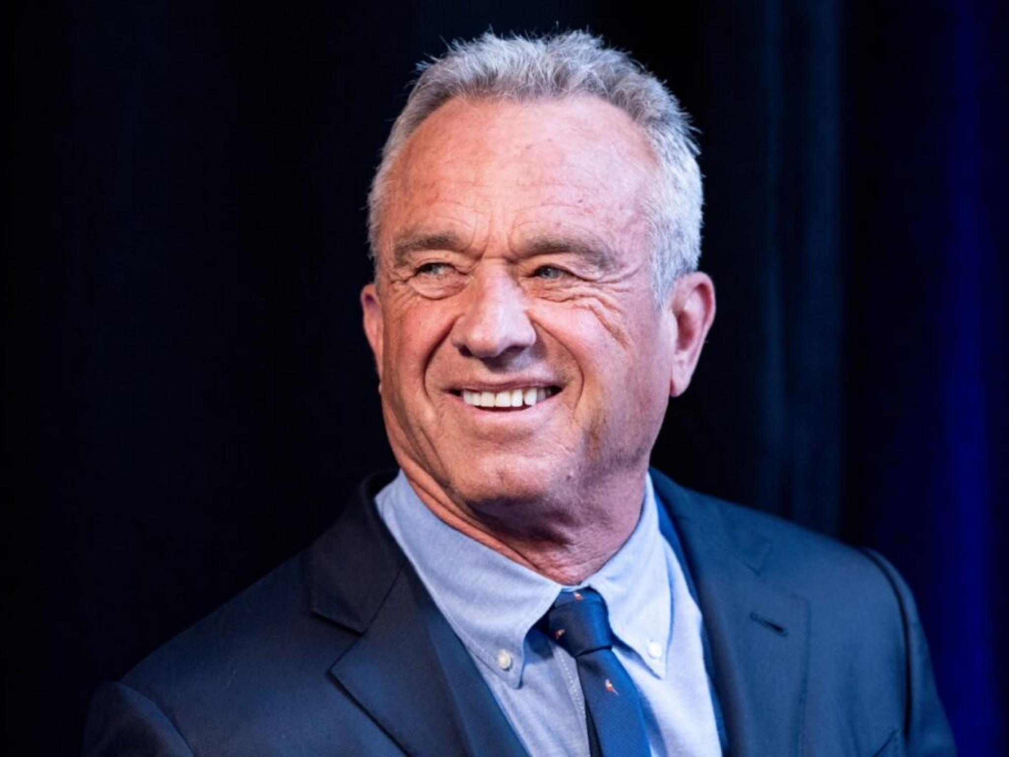 트럼프, RFK Jr.에게 `보건정책 전권` 부여... 대마초·환각제 규제 완화 전망