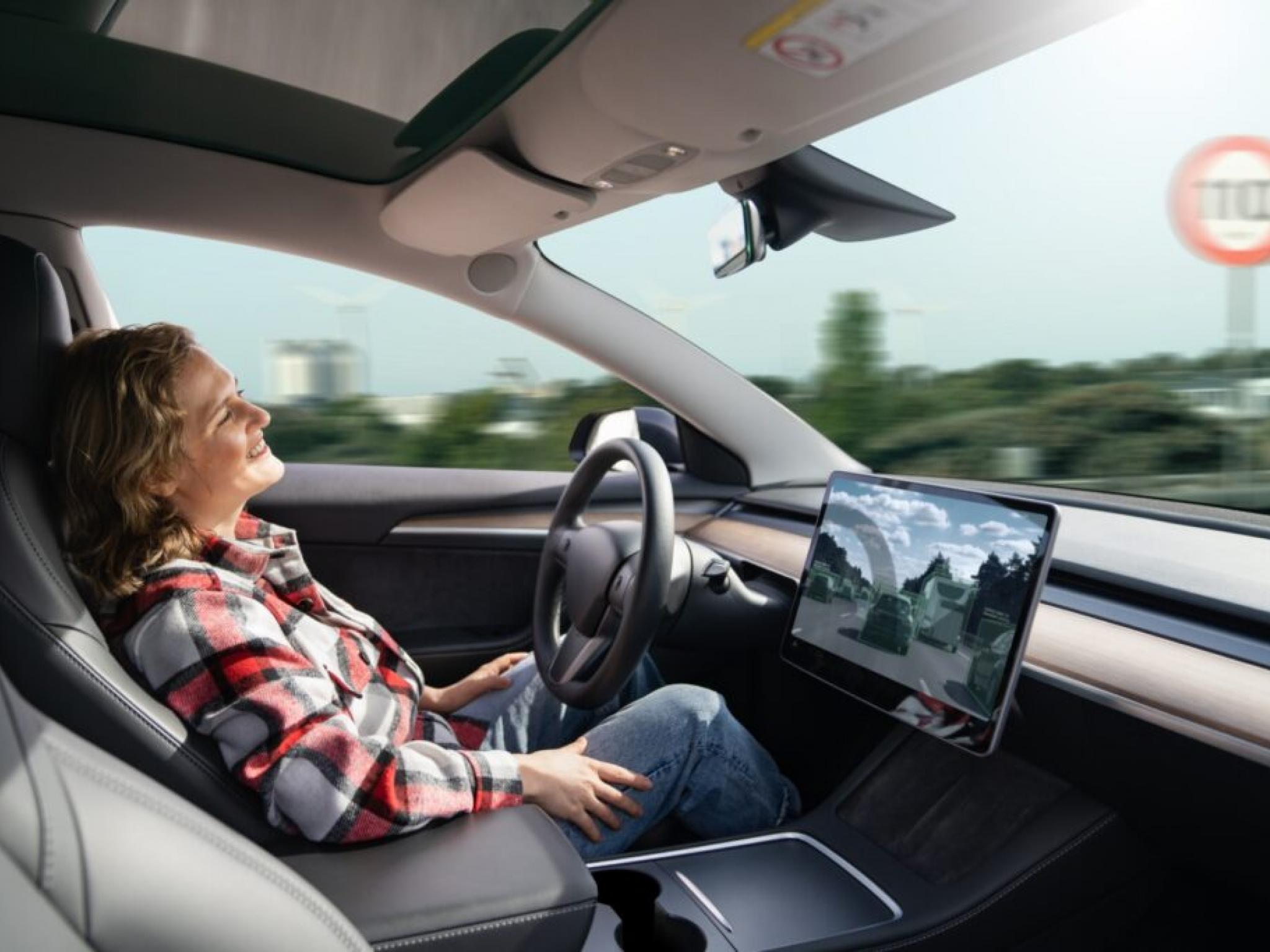 BMW, 테슬라 FSD에 `매우 인상적` 평가... 게리 블랙 `향후 자동차 업체들 라이선스 받을 것` 전망