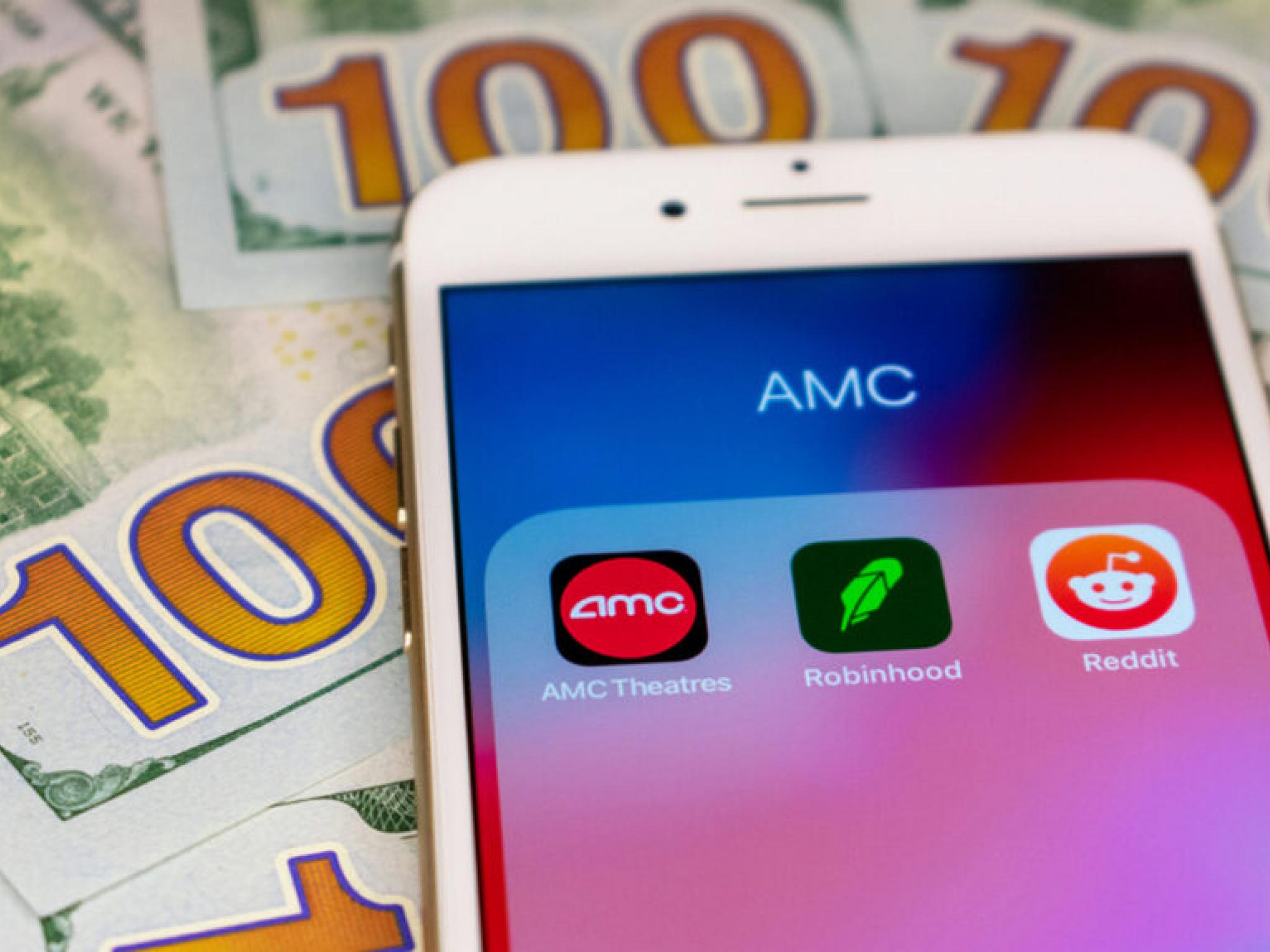 AMC엔터테인먼트 주가 제자리걸음, 게임스톱 주가와 대조적
