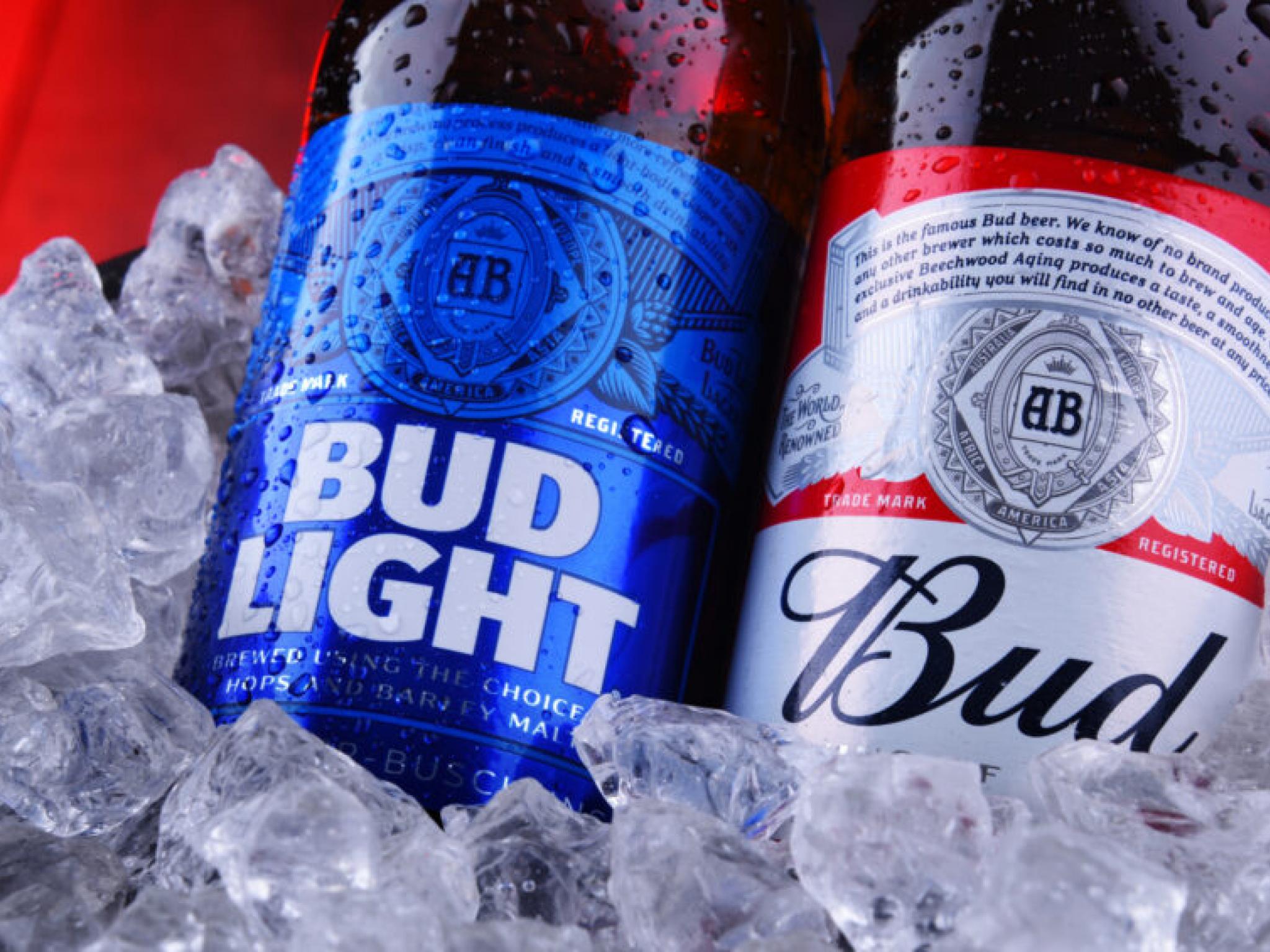  anheuser-busch-inbev-q4-earnings-preview-bud-light-recovery-super-bowl-impact-cramer-cautions-people-dont-seem-to-like-the-beer-companies 