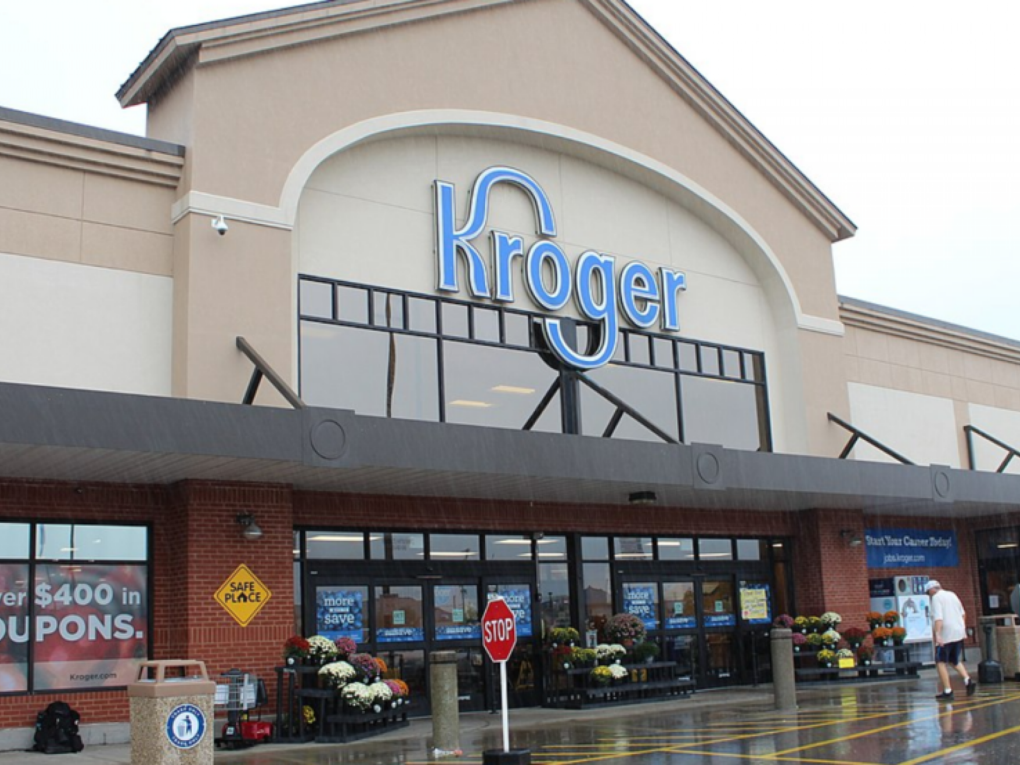  kroger-passes-the-baton-sells-specialty-pharmacy-division-to-carelonrx 