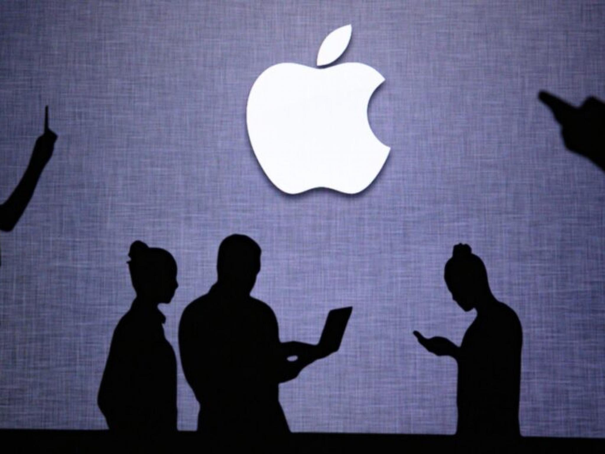  foldable-apple-iphone-could-be-coming-what-investors-should-know 