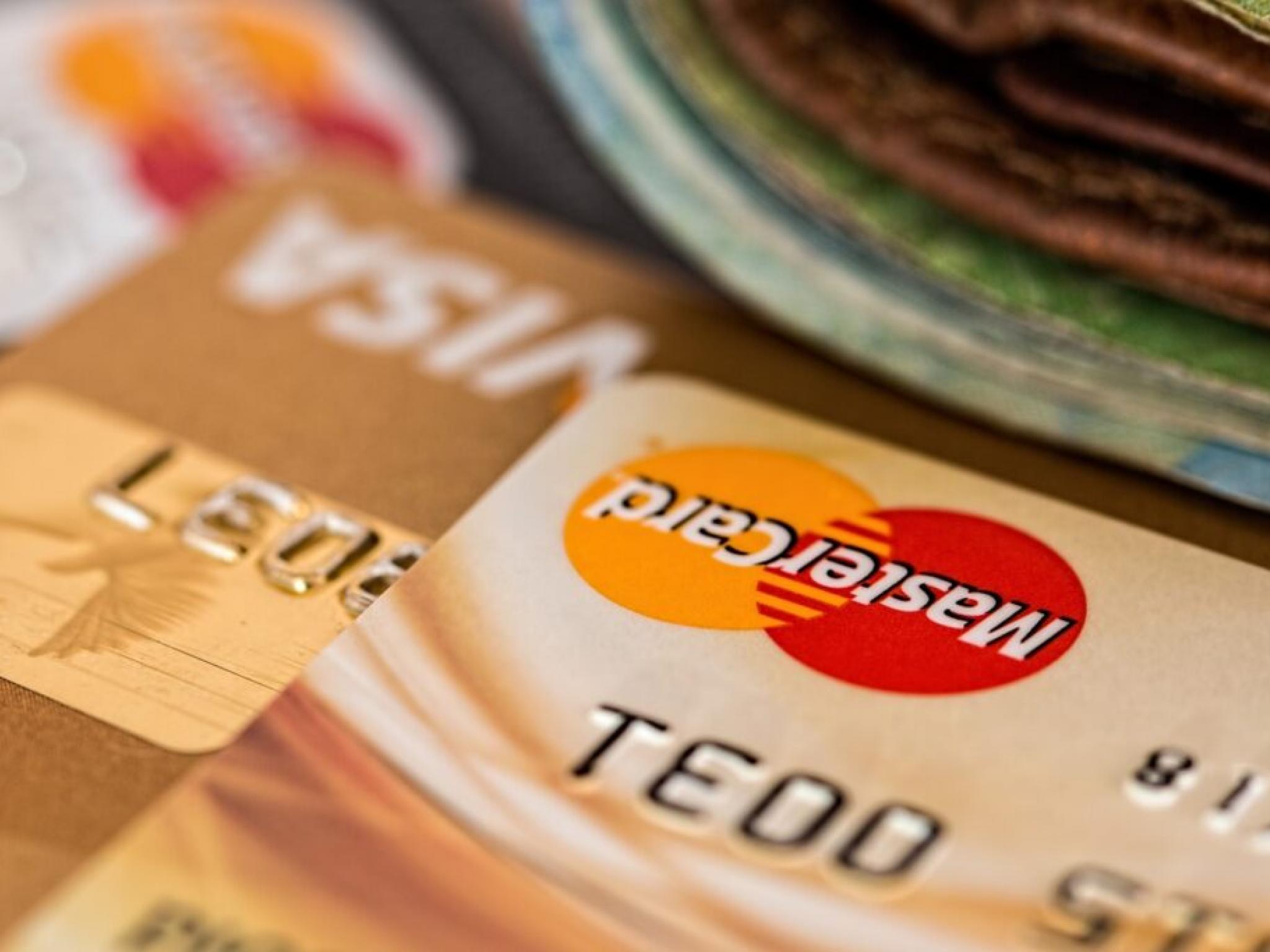  mastercard-set-to-increase-credit-card-fees-adding-millions-in-costs-for-retailers-after-visa-settlement 
