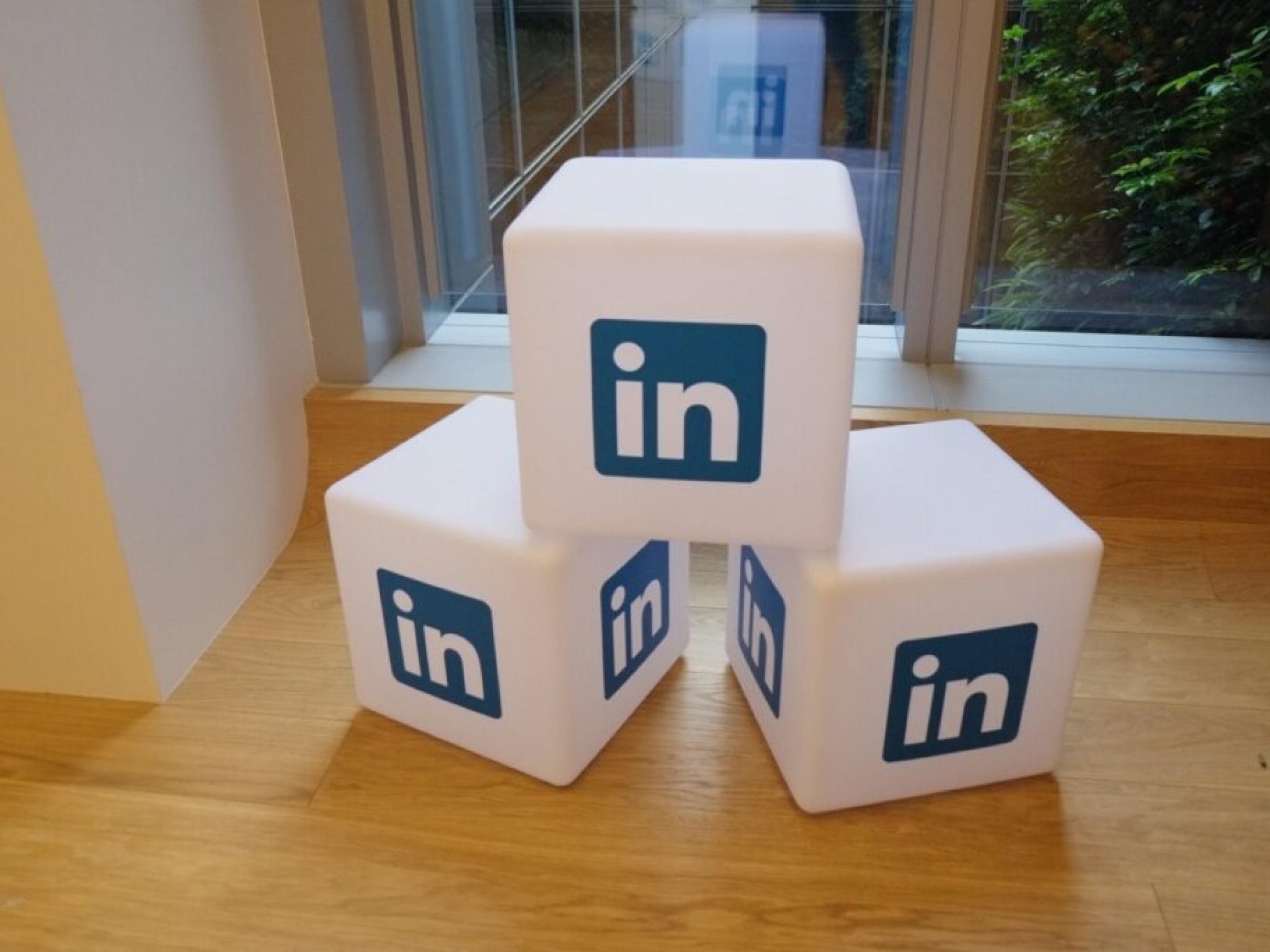  linkedin-enters-short-form-video-battle-with-new-tiktok-style-feed-targets-professional-growth-content 