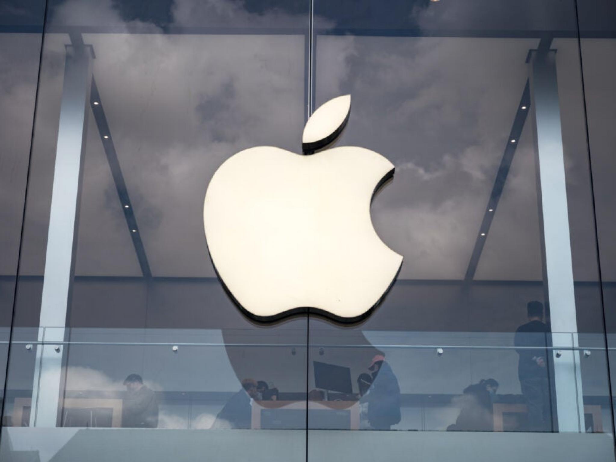 iOS 18.4 프리뷰: 시리 개선, 애플 인텔리전스 언어 확대, 로봇청소기 지원 등 주요 업데이트 예고