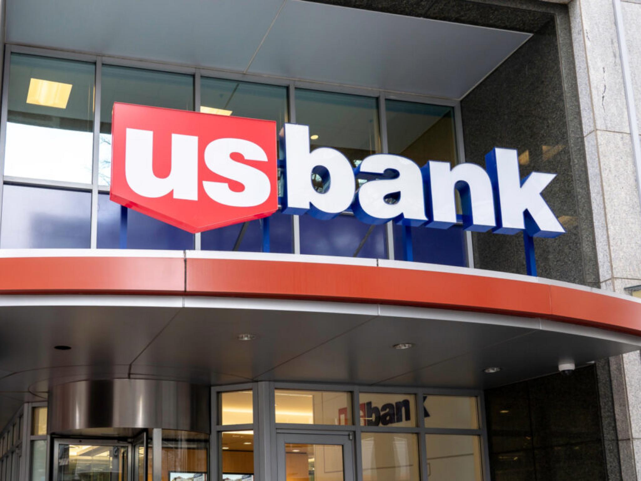 U.S. 뱅코프 CEO 교체 발표에 주가 하락