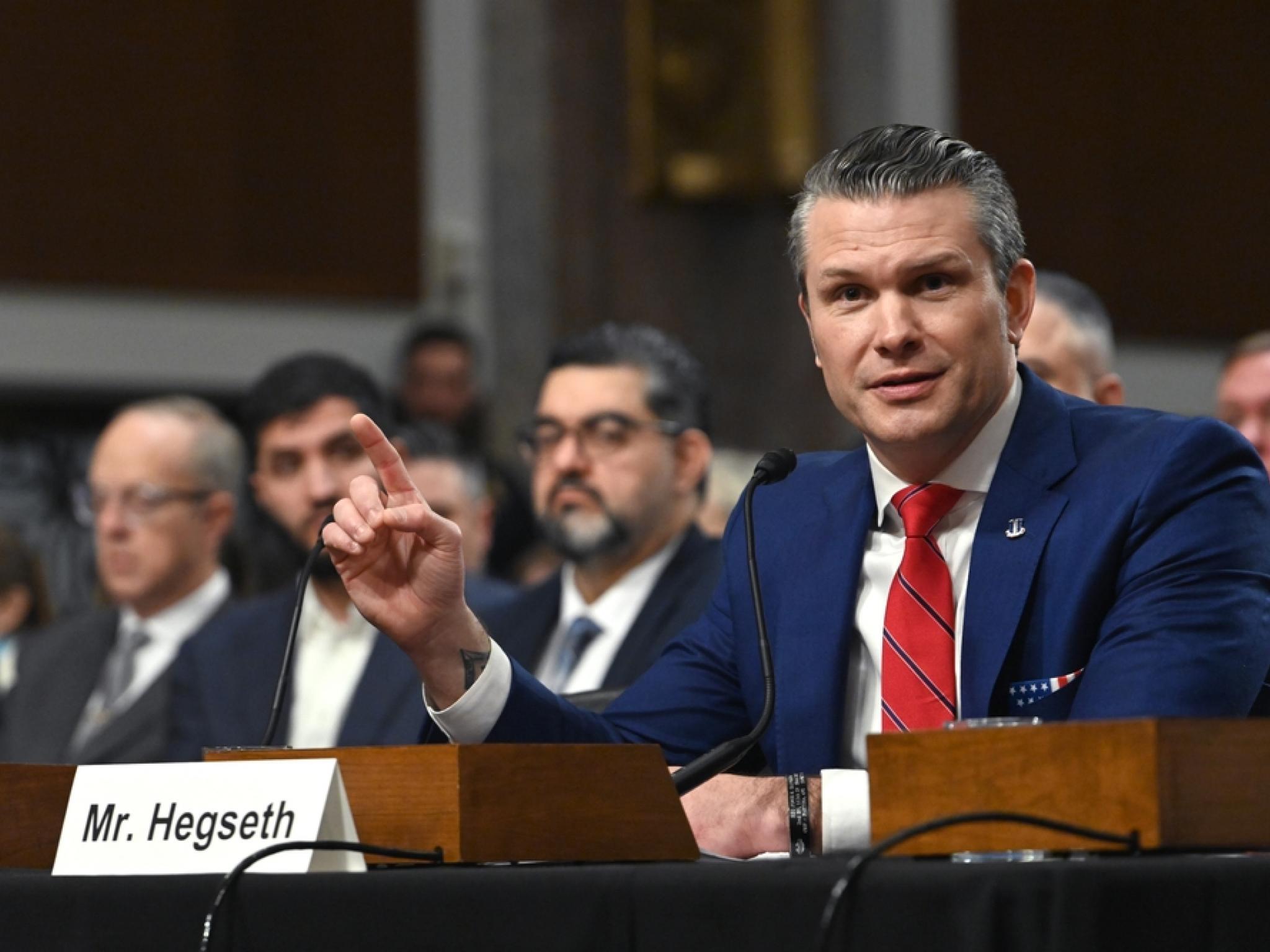 Comment Pete Hegseth se sent-il à propos de Bitcoin? Ses dépôts financiers révèlent la réponse3 min de lecture