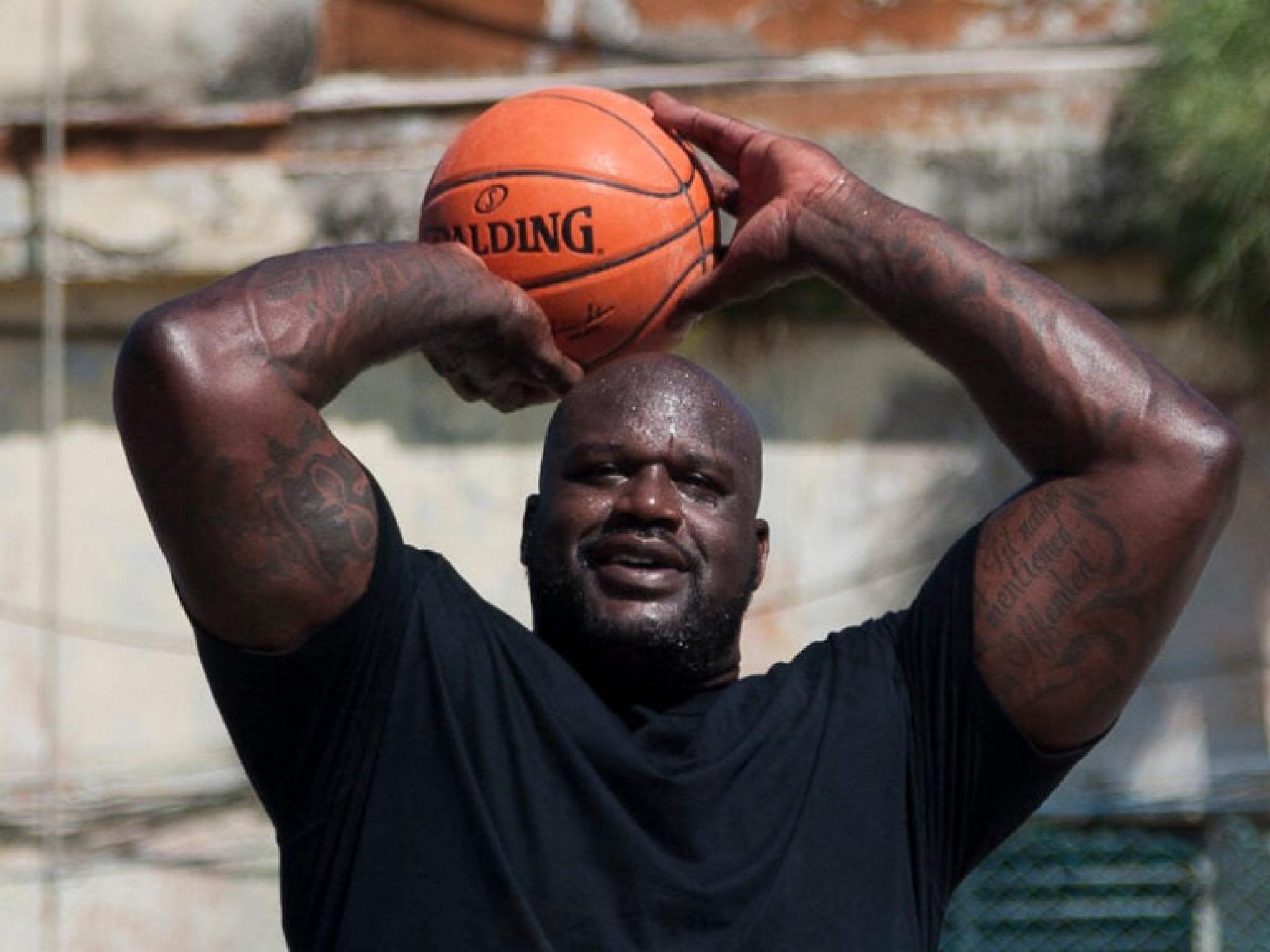 NBA 전설 샤킬 오닐, 월마트서 7만달러 쇼핑하다 카드 `먹통`