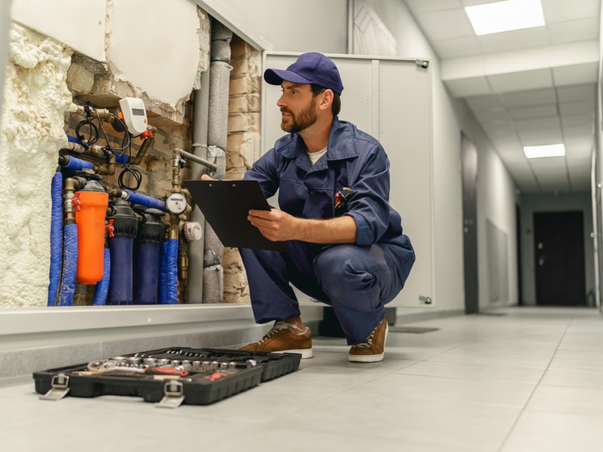 ferguson-stock-drops-as-q2-eps-miss-margin-squeeze-overshadow-sales-growth