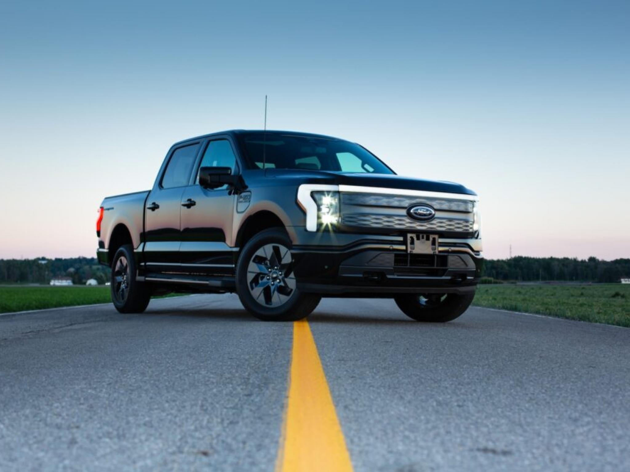 포드 F-150 트럭 130만대 변속기 결함 조사...NHTSA `예고없는 기어변속` 조사 착수