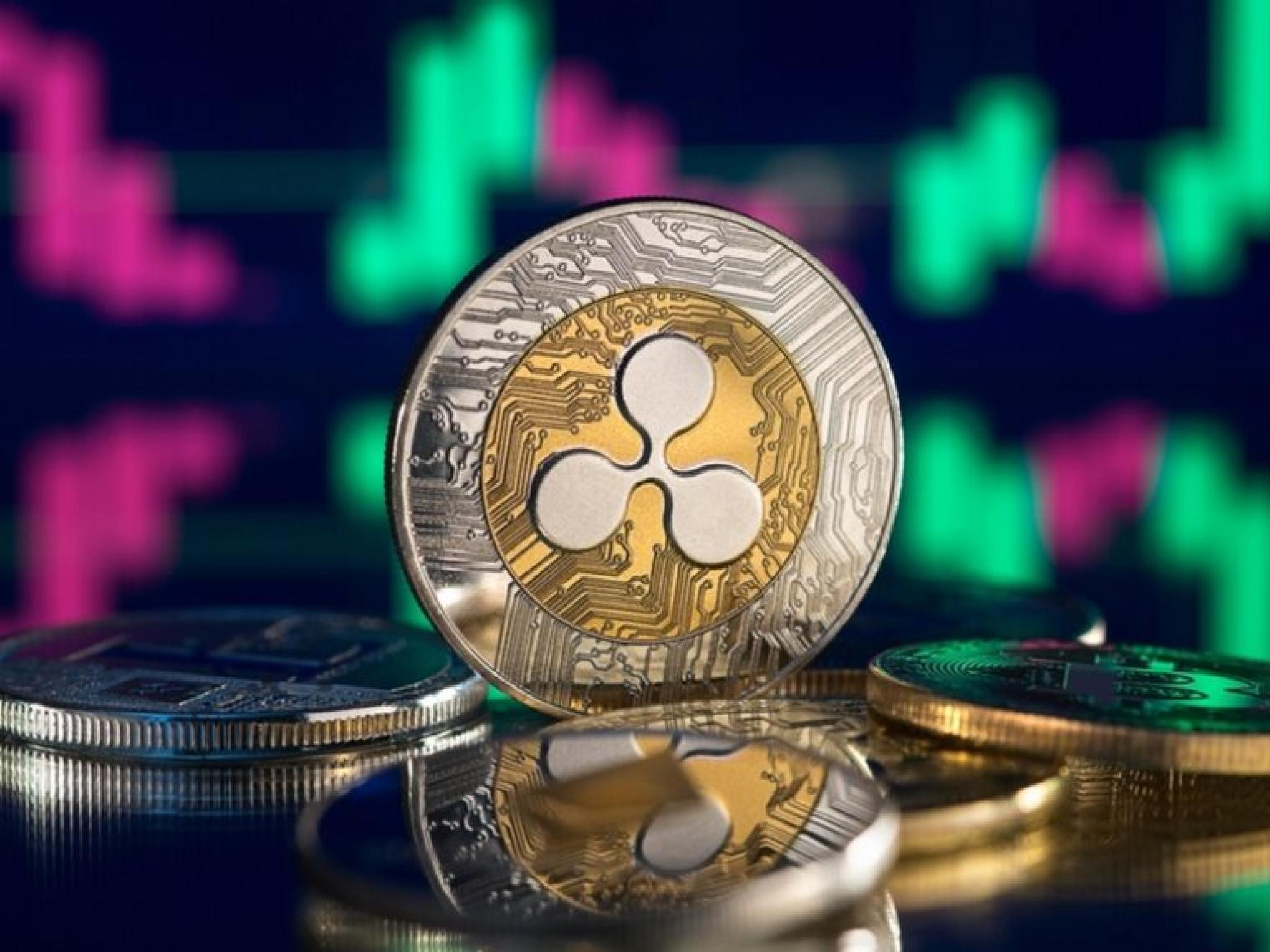 XRP, ETF 승인 기대감에 2달러선 수성...SEC 심사 마감일 주목