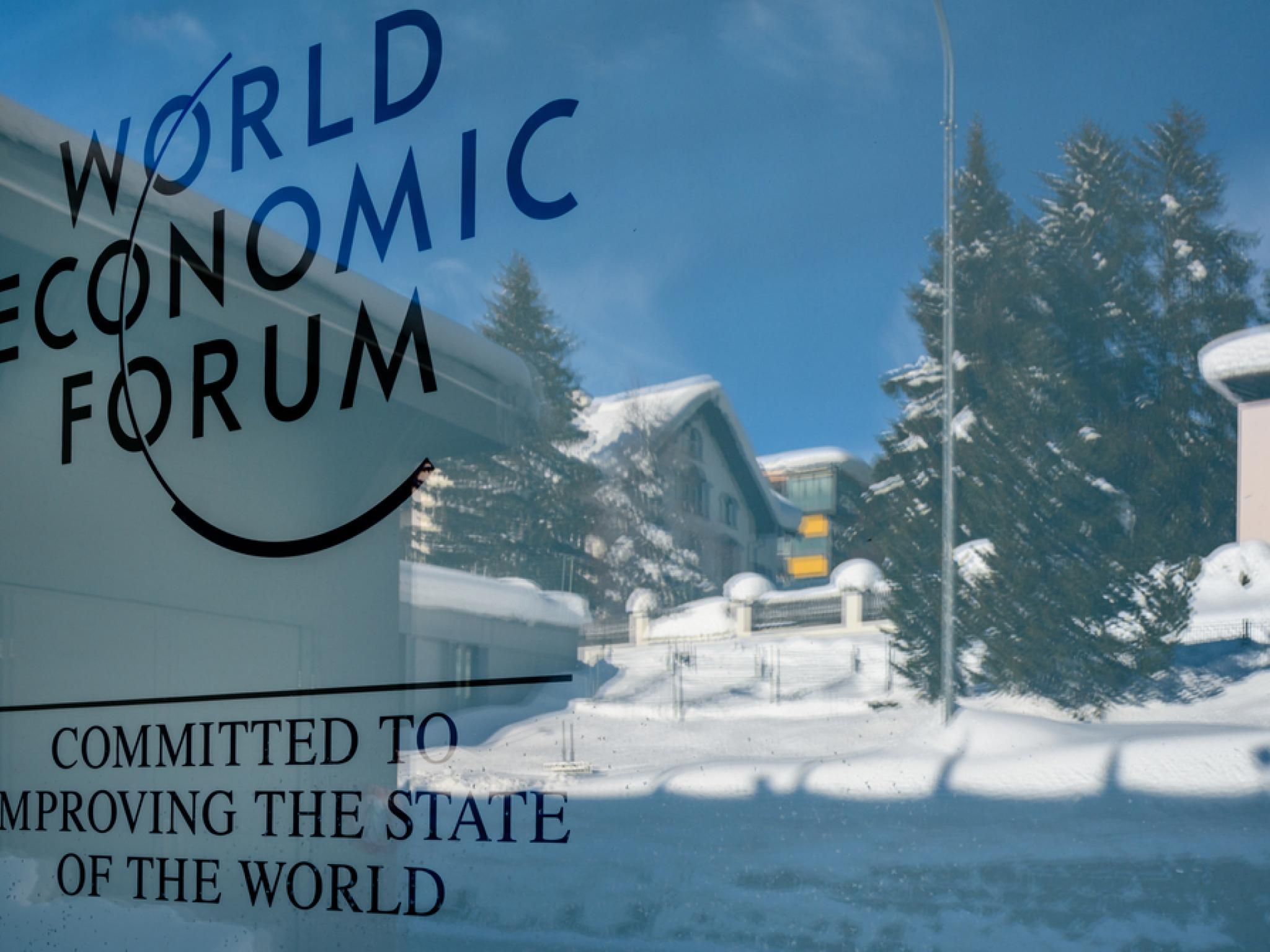 세계경제포럼(WEF) 클라우스 슈밥 의장, 55년 만에 사임... 임시 후임 선임