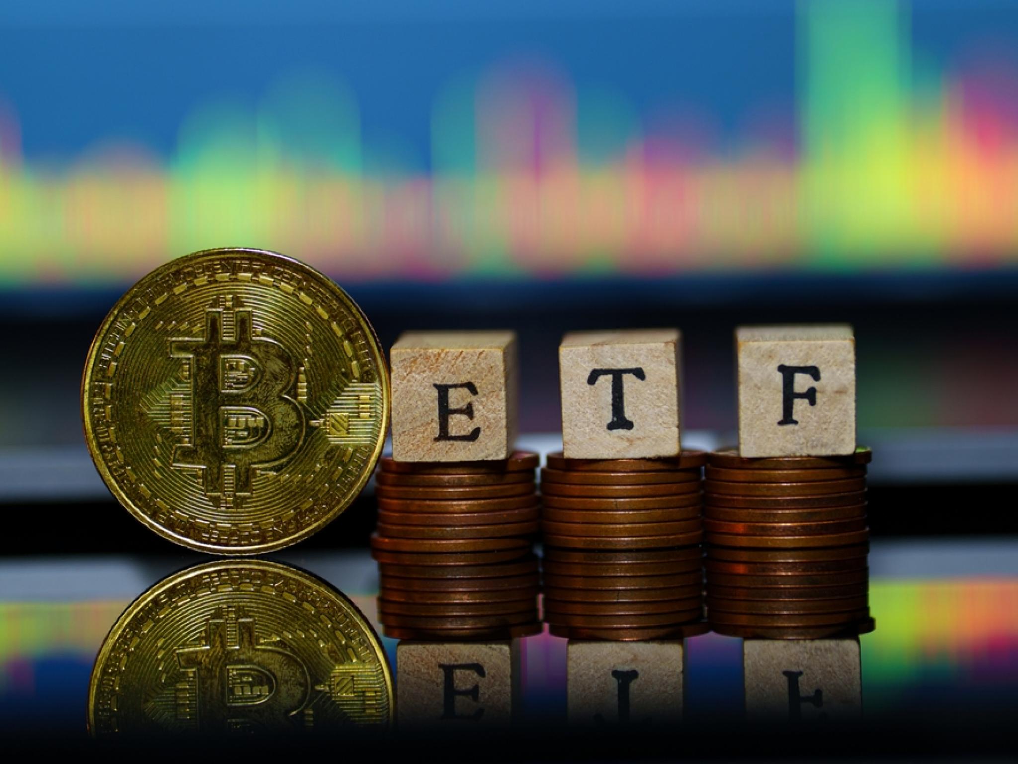 비트코인 ETF 하루 순유입 4.42억달러...BTC 9.4만달러선 유지