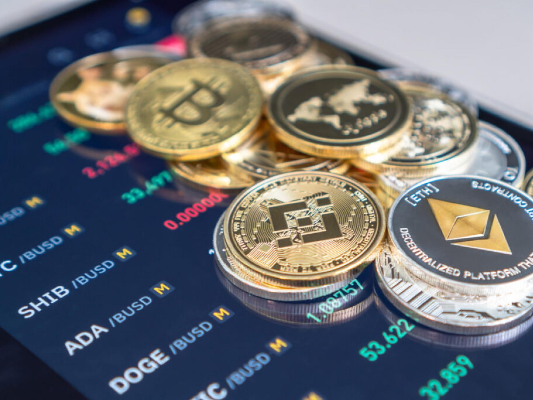  bitcoin-ethereum-xrp-dogecoin-turn-green-as-inflation-cools 