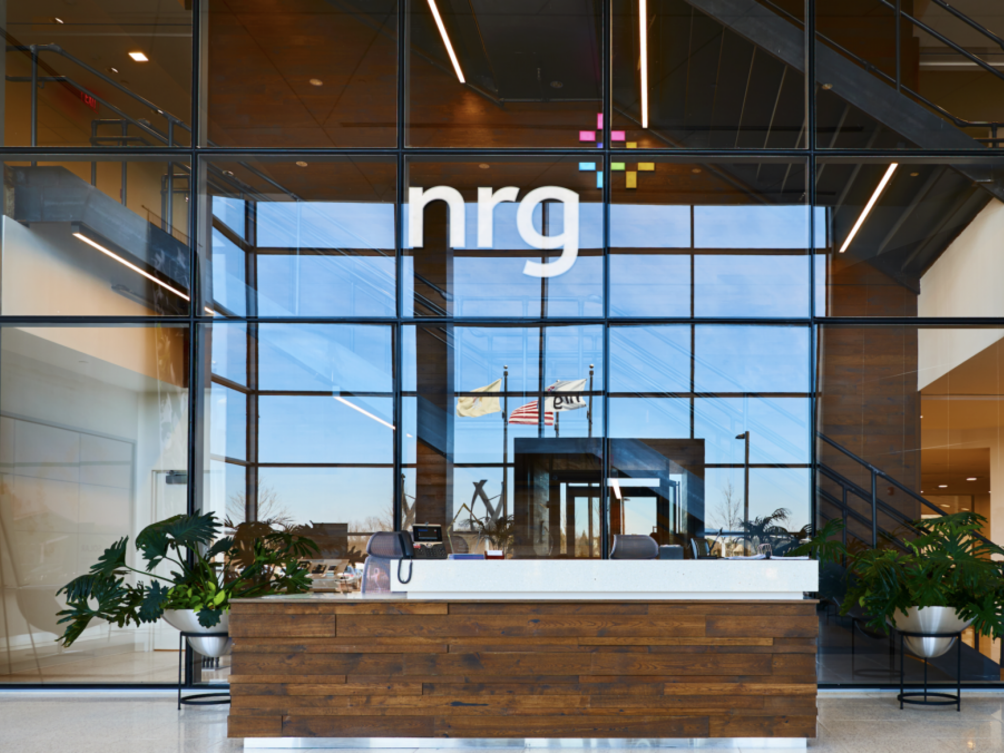 NRG에너지, 12조원 인수 소식에 5거래일 새 31% 폭등...RSI 86 돌파