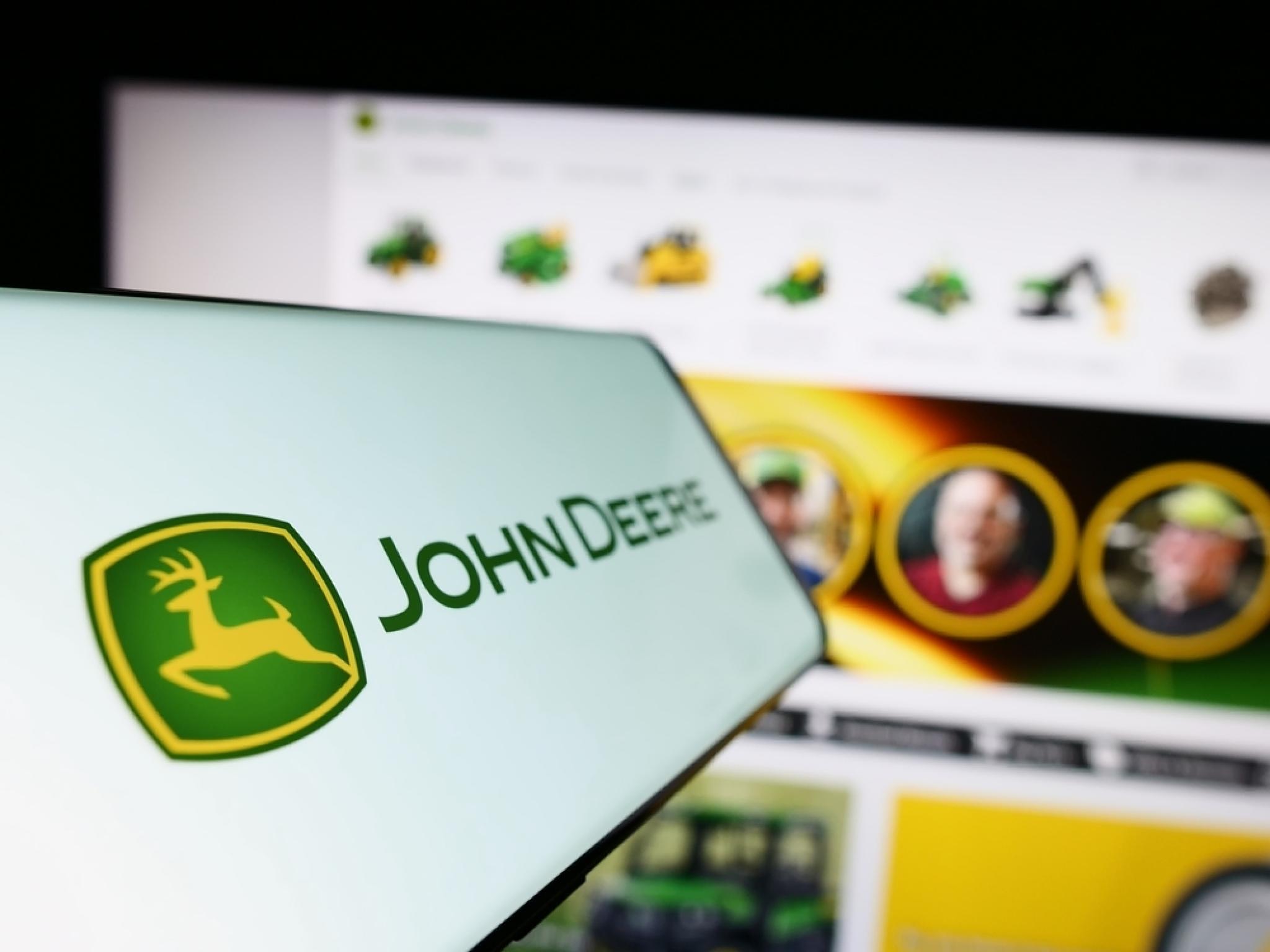  deere-posts-upbeat-earnings-joins-foot-locker-boot-barn-cisco-and-other-big-stocks-moving-higher-on-thursday 